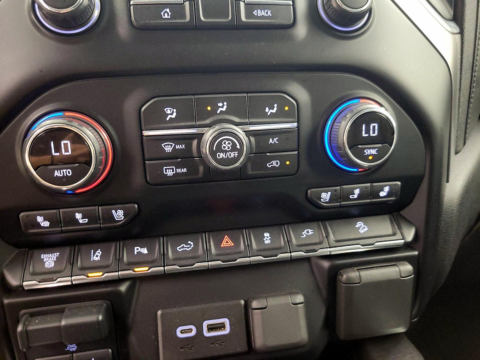 2021 Chevrolet Silverado 2500HD LTZ - Photo 18