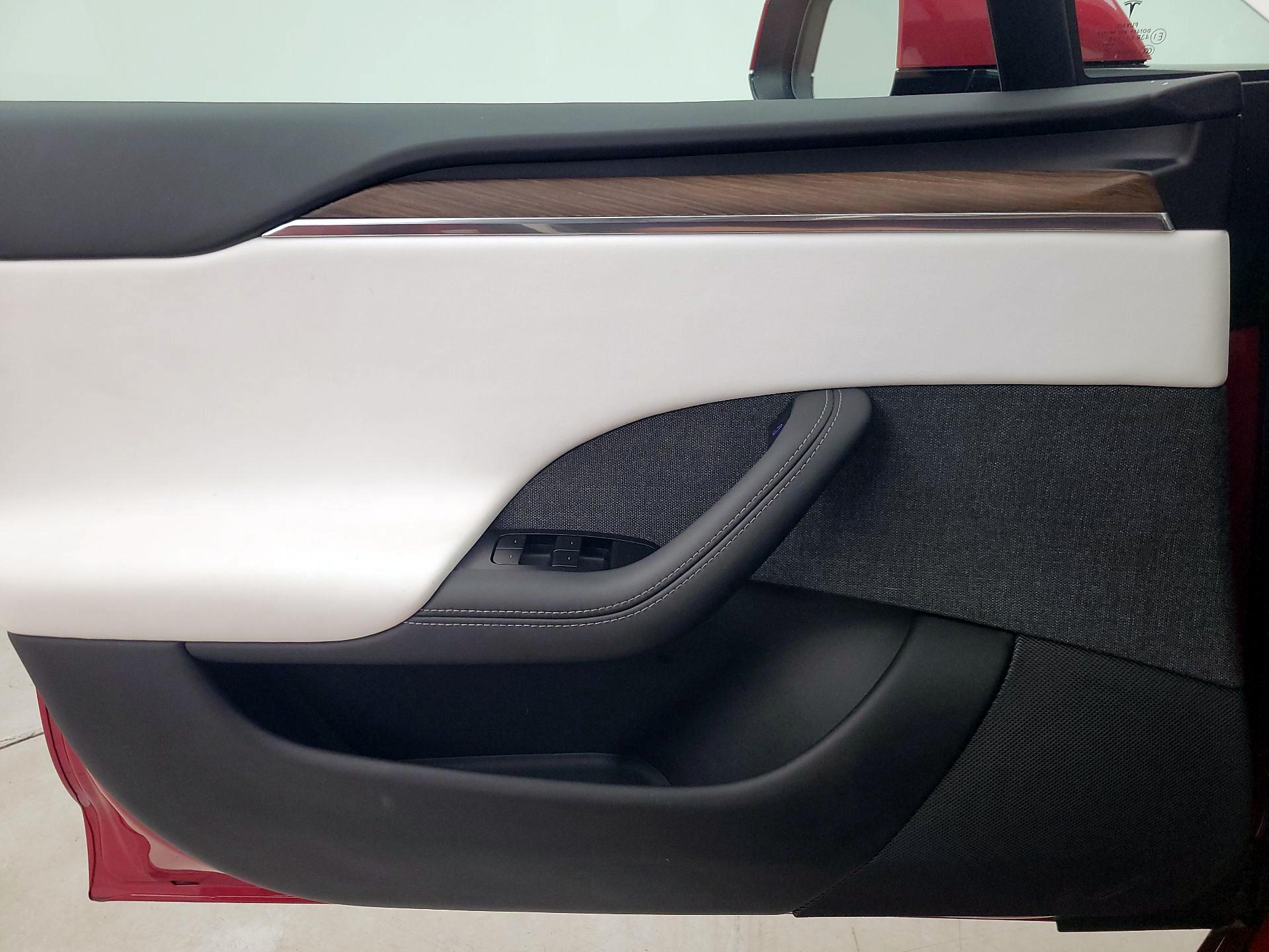 Thumbnail: 2022 Tesla Model S - 12