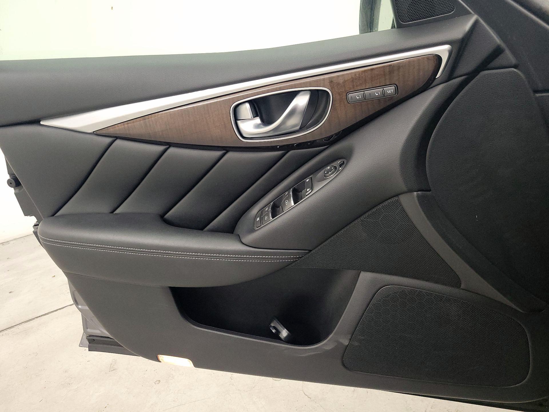 Thumbnail: 2015 INFINITI Q50 - 12