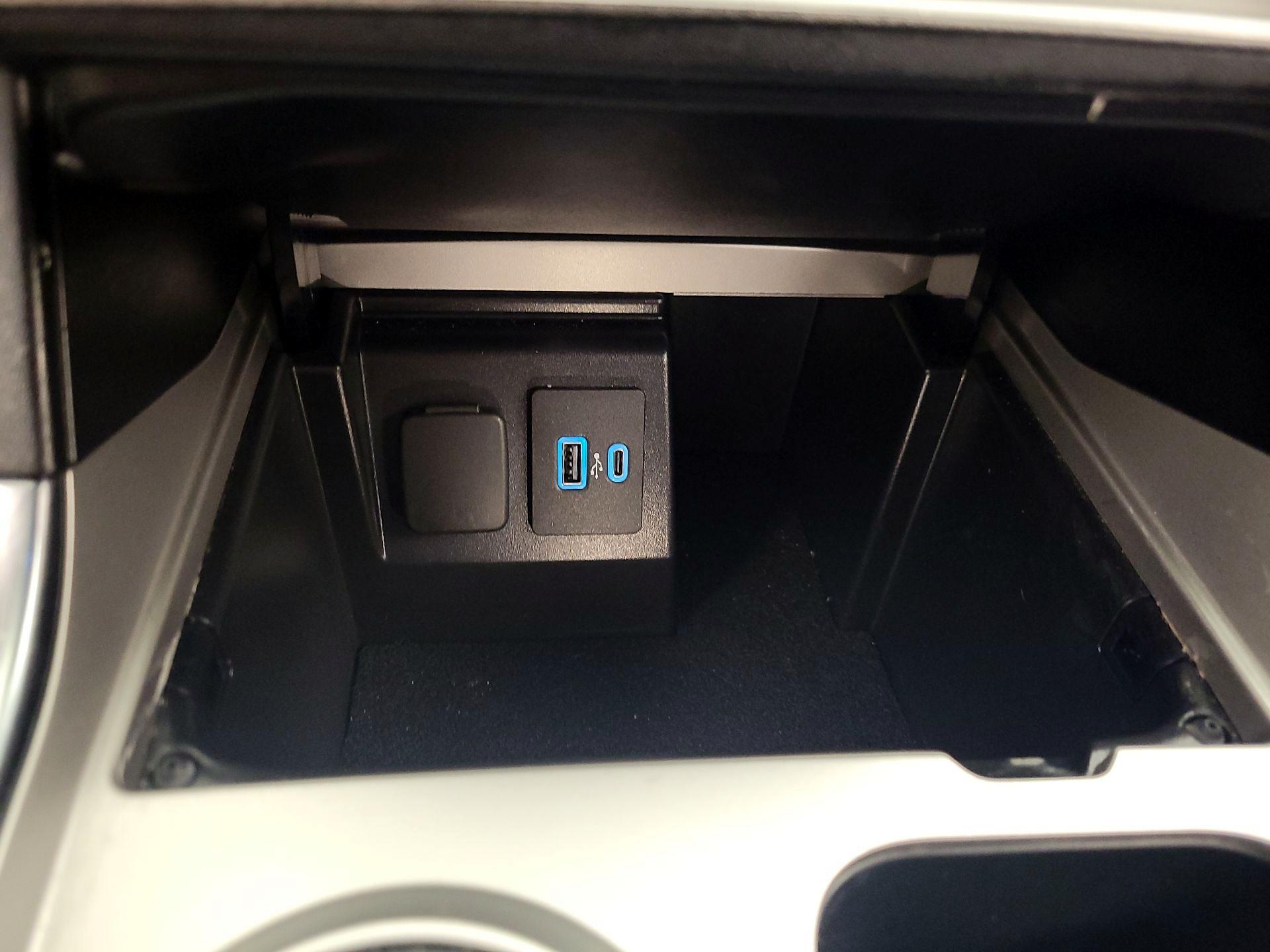 Thumbnail: 2021 Ford Explorer - 18