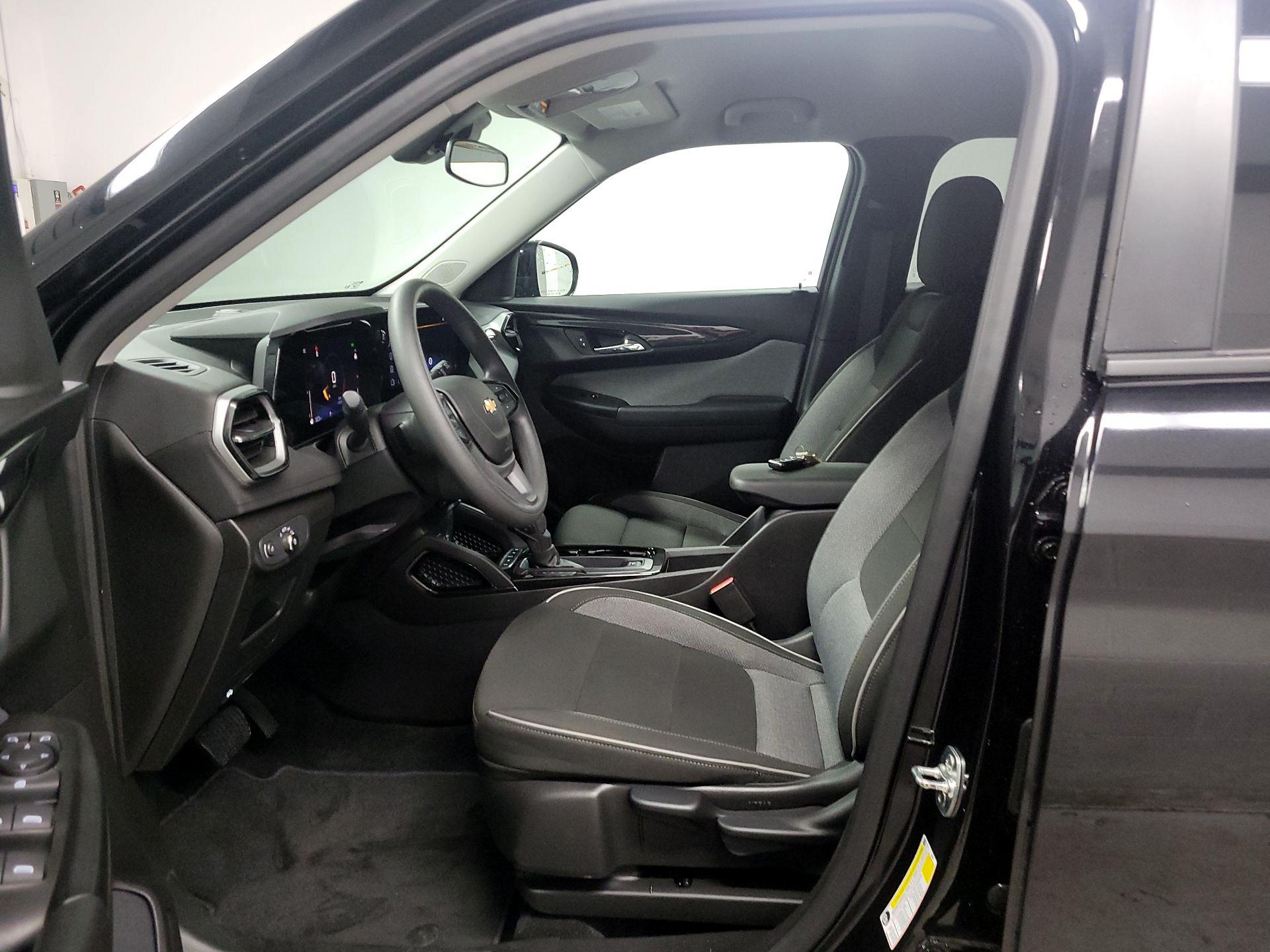Thumbnail: 2025 Chevrolet TrailBlazer - 11