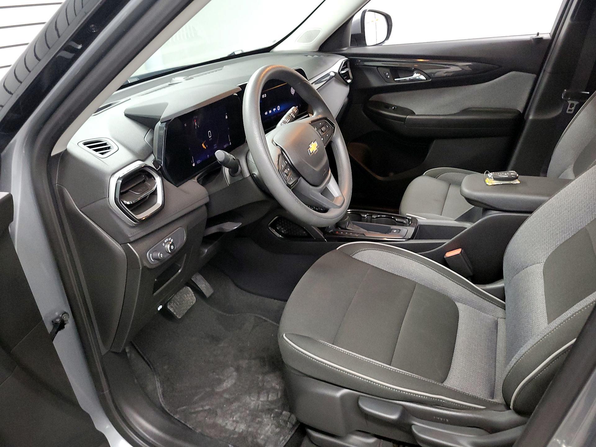 Thumbnail: 2025 Chevrolet TrailBlazer - 11