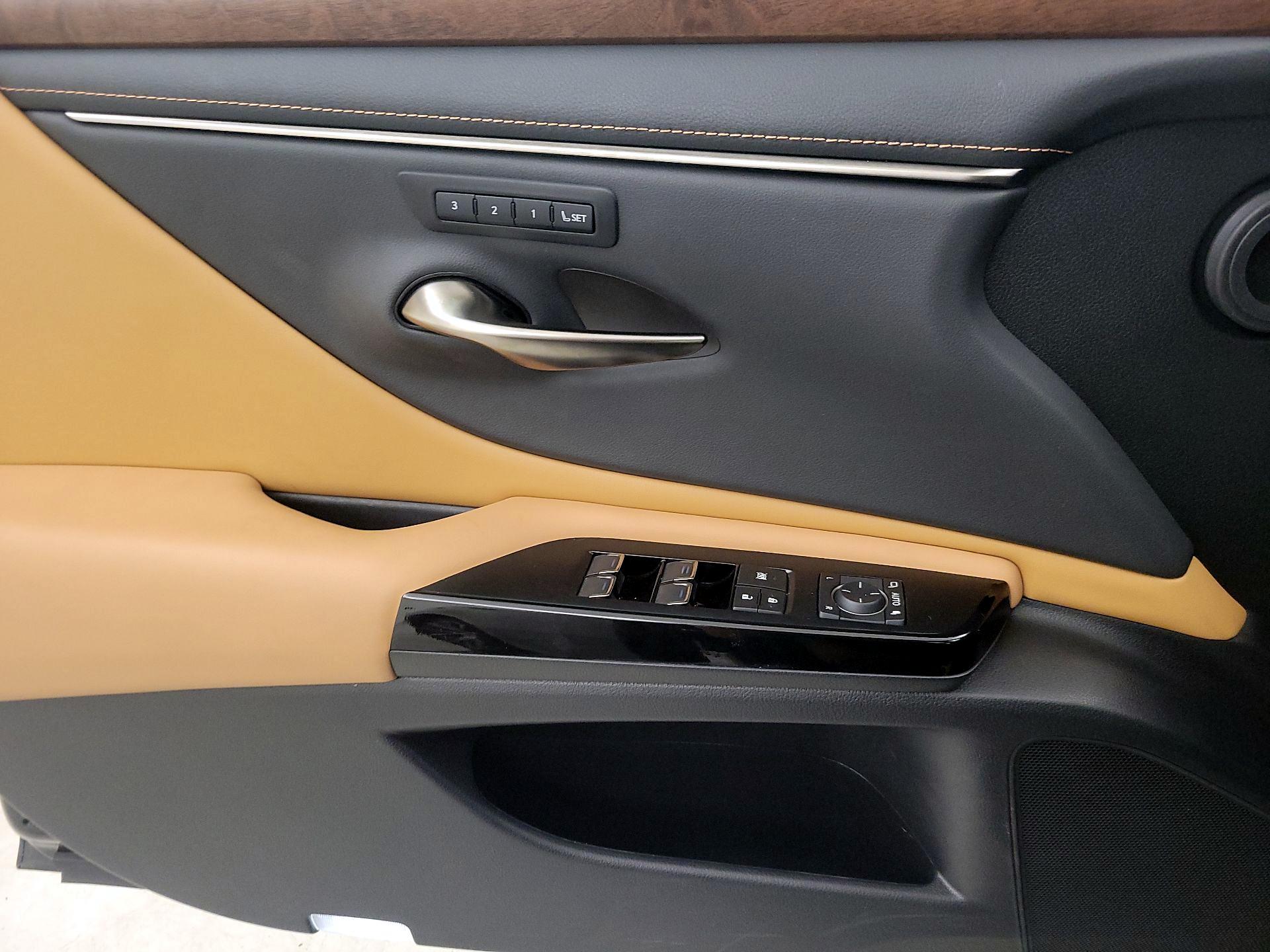 Thumbnail: 2023 Lexus ES - 12