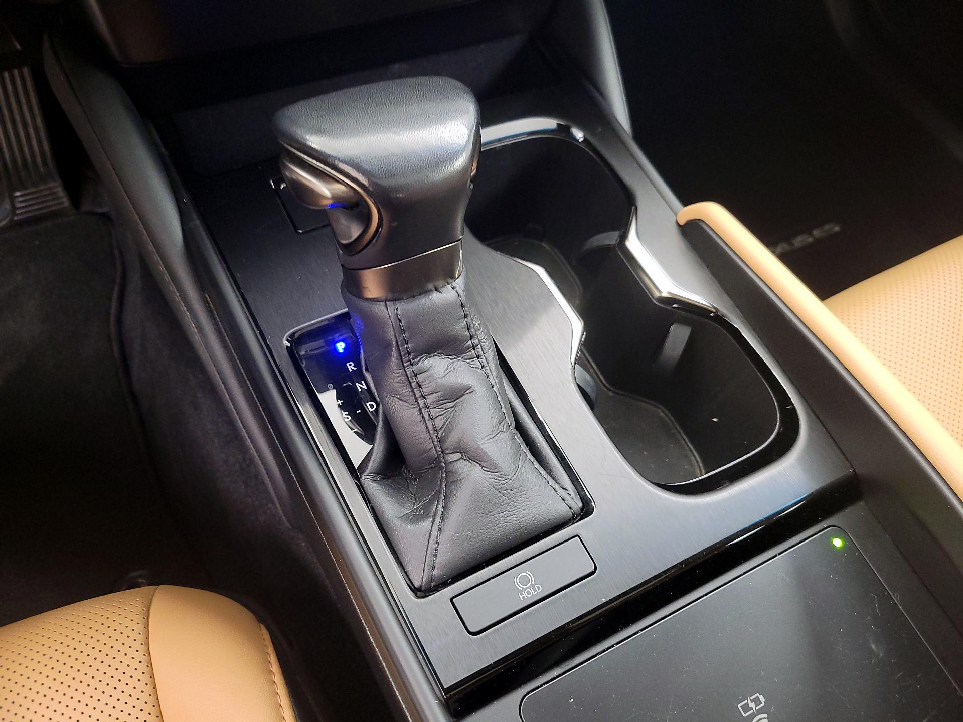 Thumbnail: 2023 Lexus ES - 16