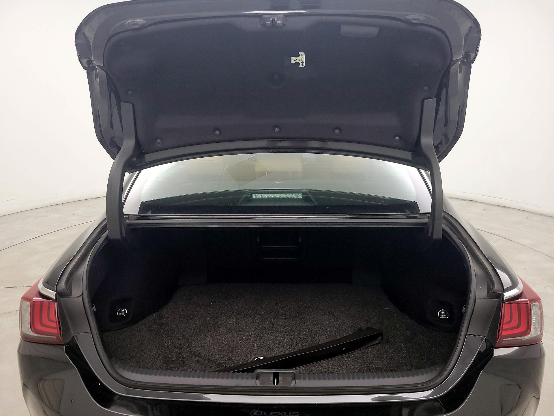 Thumbnail: 2023 Lexus ES - 18