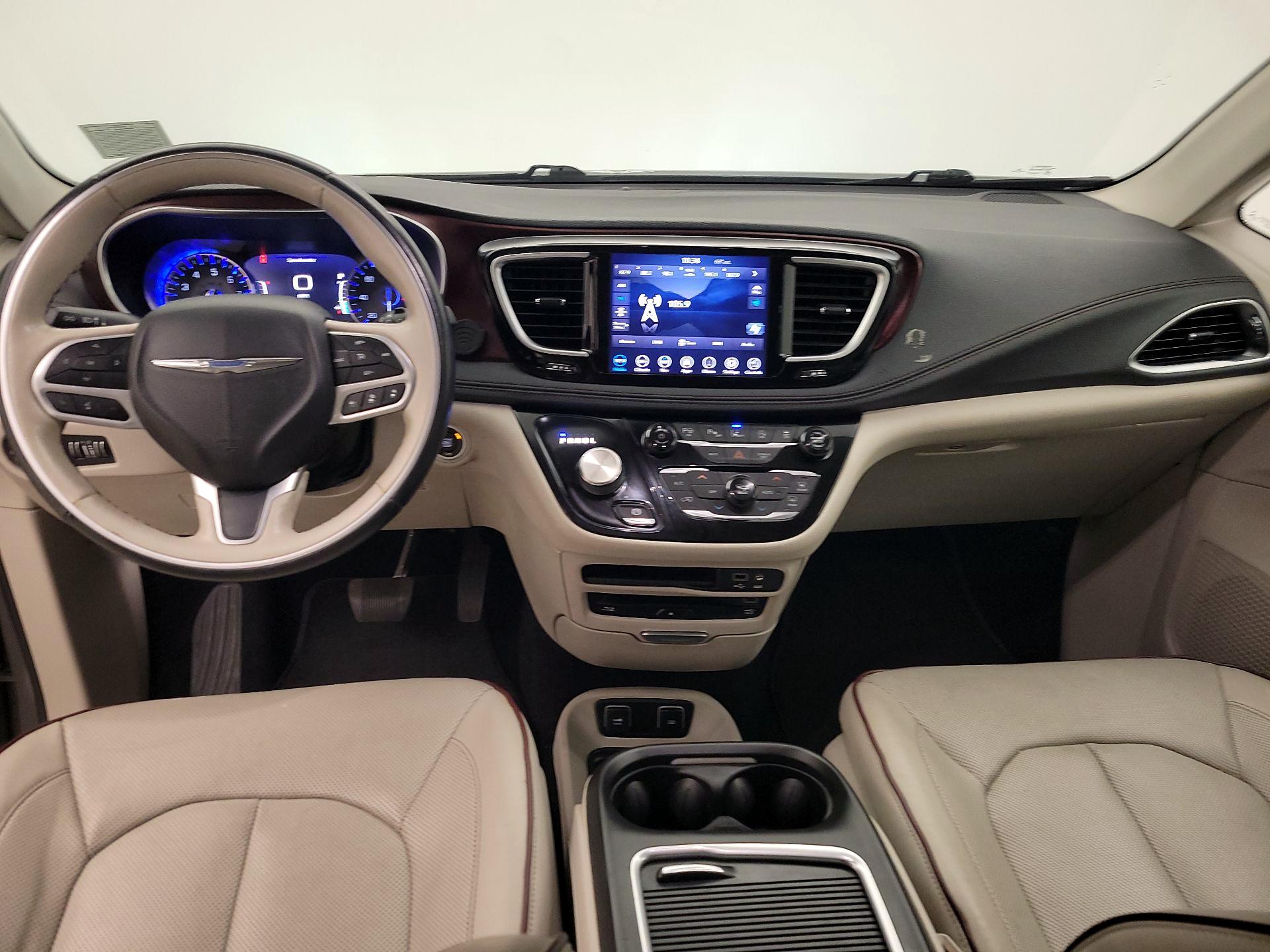 Thumbnail: 2020 Chrysler Pacifica - 9