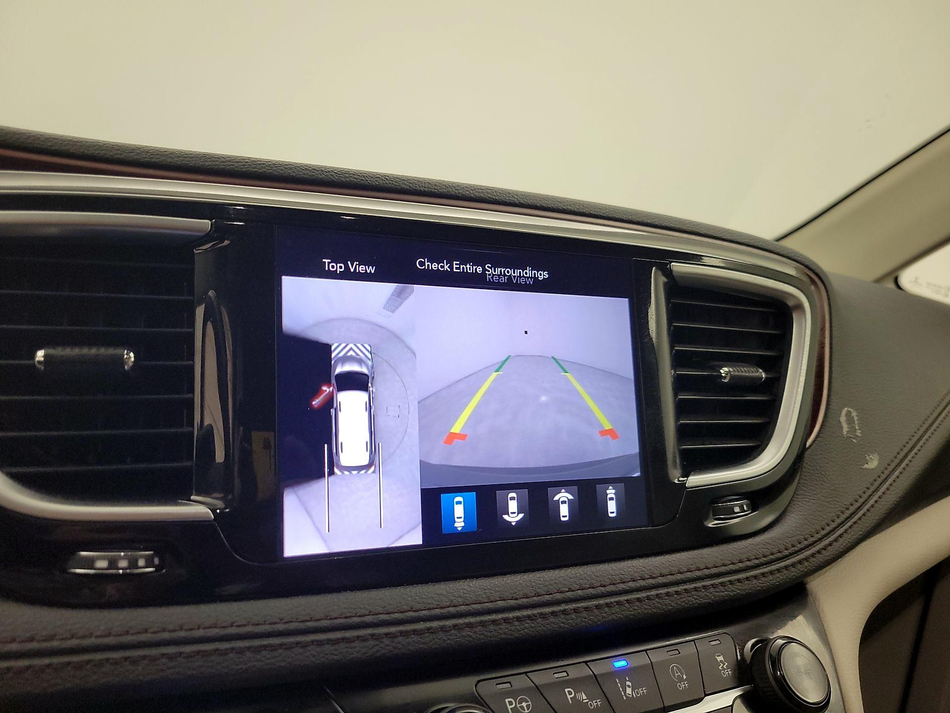 Thumbnail: 2020 Chrysler Pacifica - 14