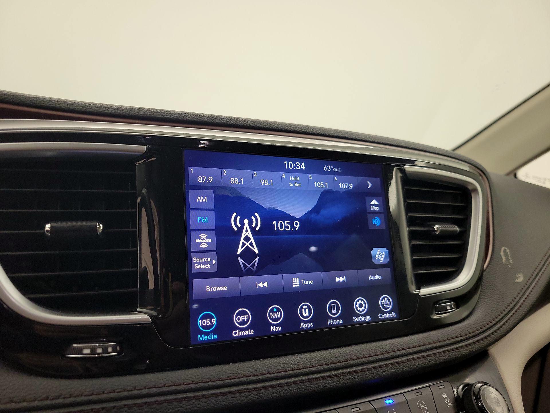 Thumbnail: 2020 Chrysler Pacifica - 15