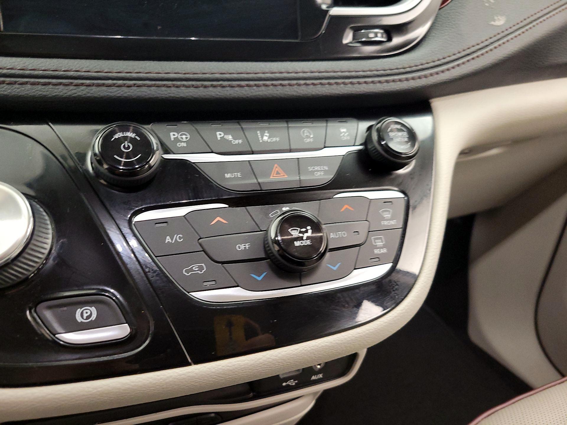 Thumbnail: 2020 Chrysler Pacifica - 16