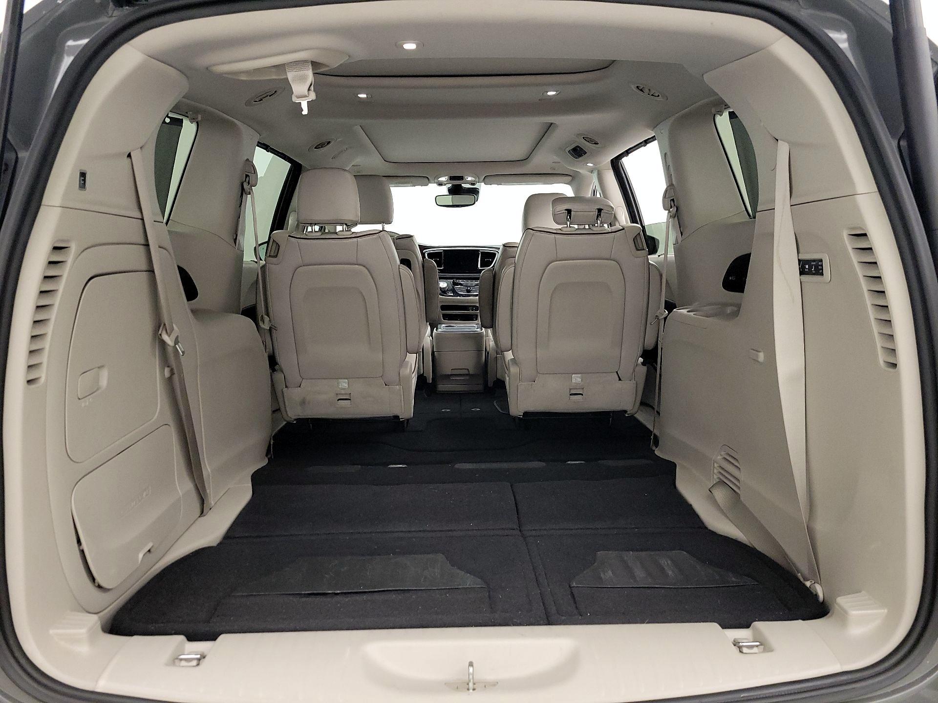 Thumbnail: 2020 Chrysler Pacifica - 20