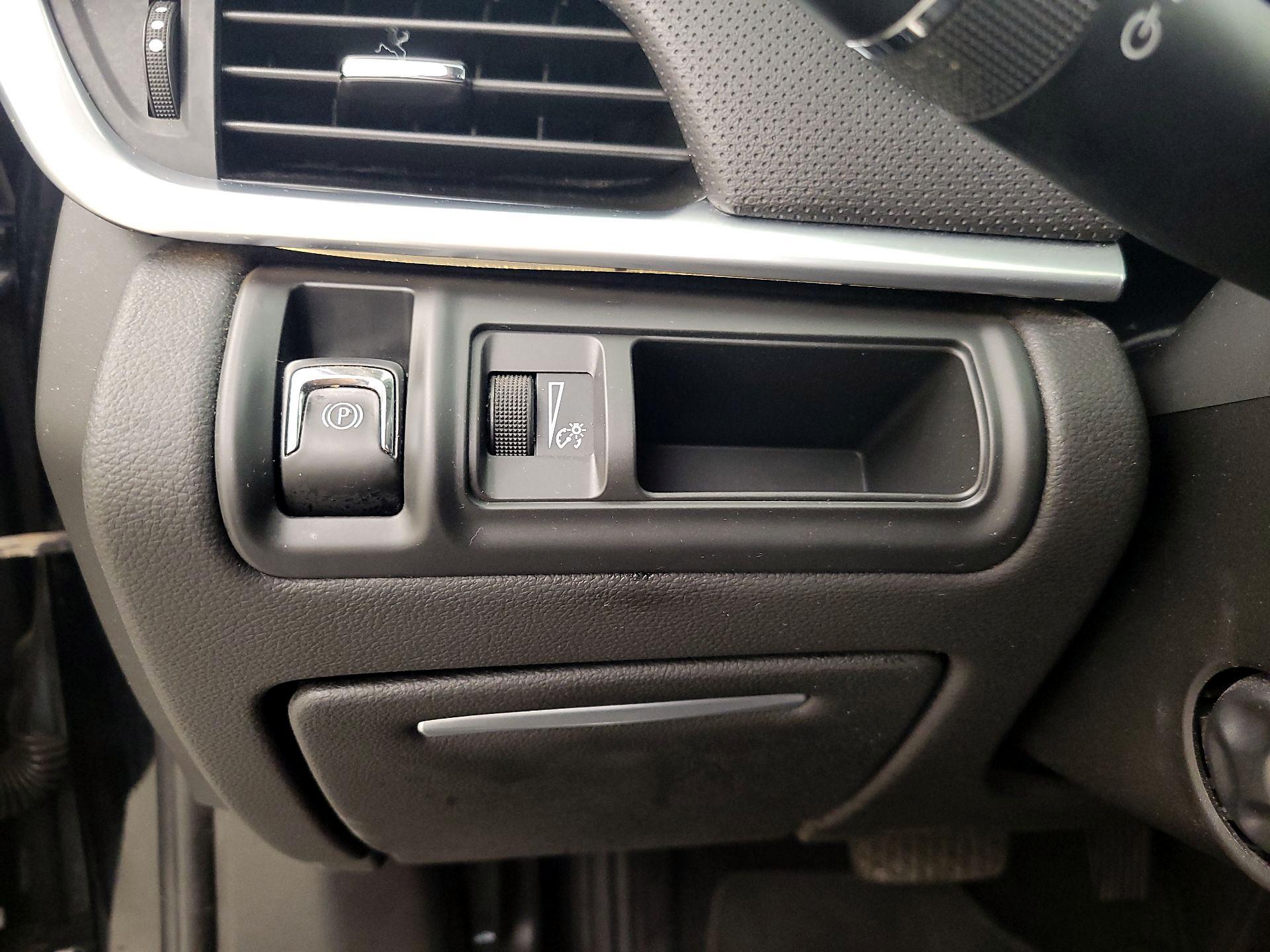 Thumbnail: 2016 Cadillac XTS - 13