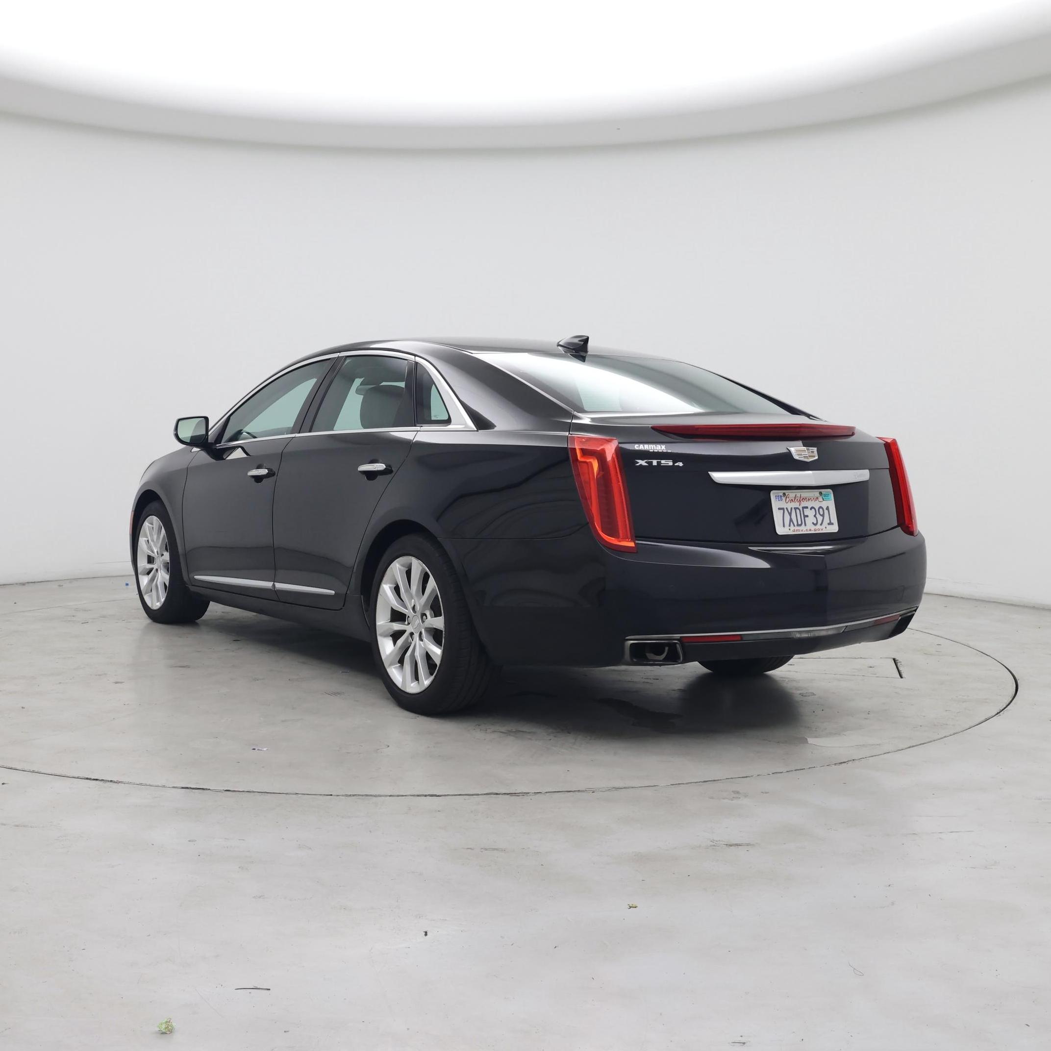 Thumbnail: 2016 Cadillac XTS - 2
