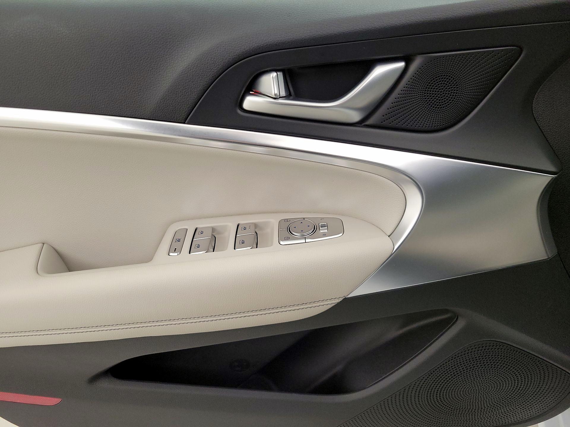 Thumbnail: 2025 Genesis G70 - 12