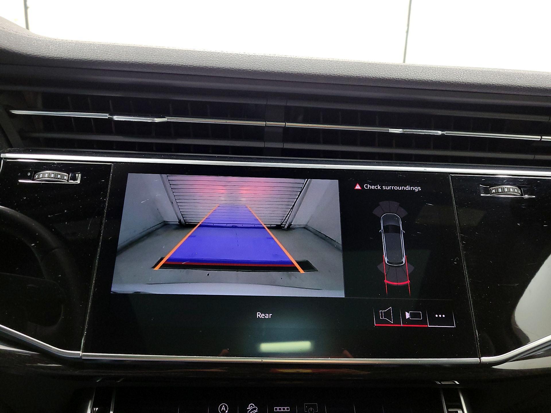 Thumbnail: 2025 Audi Q7 - 14