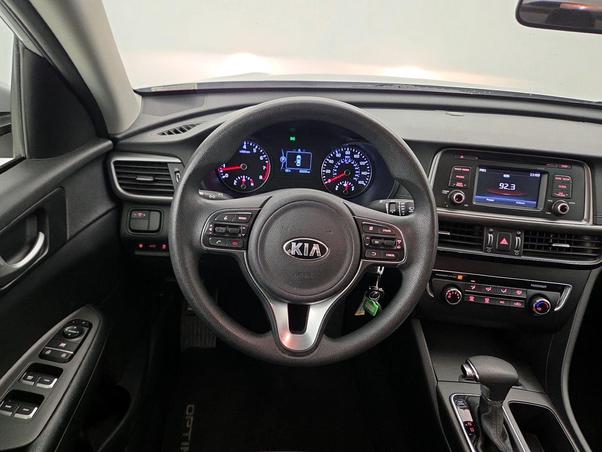 Thumbnail: 2016 Kia Optima - 10