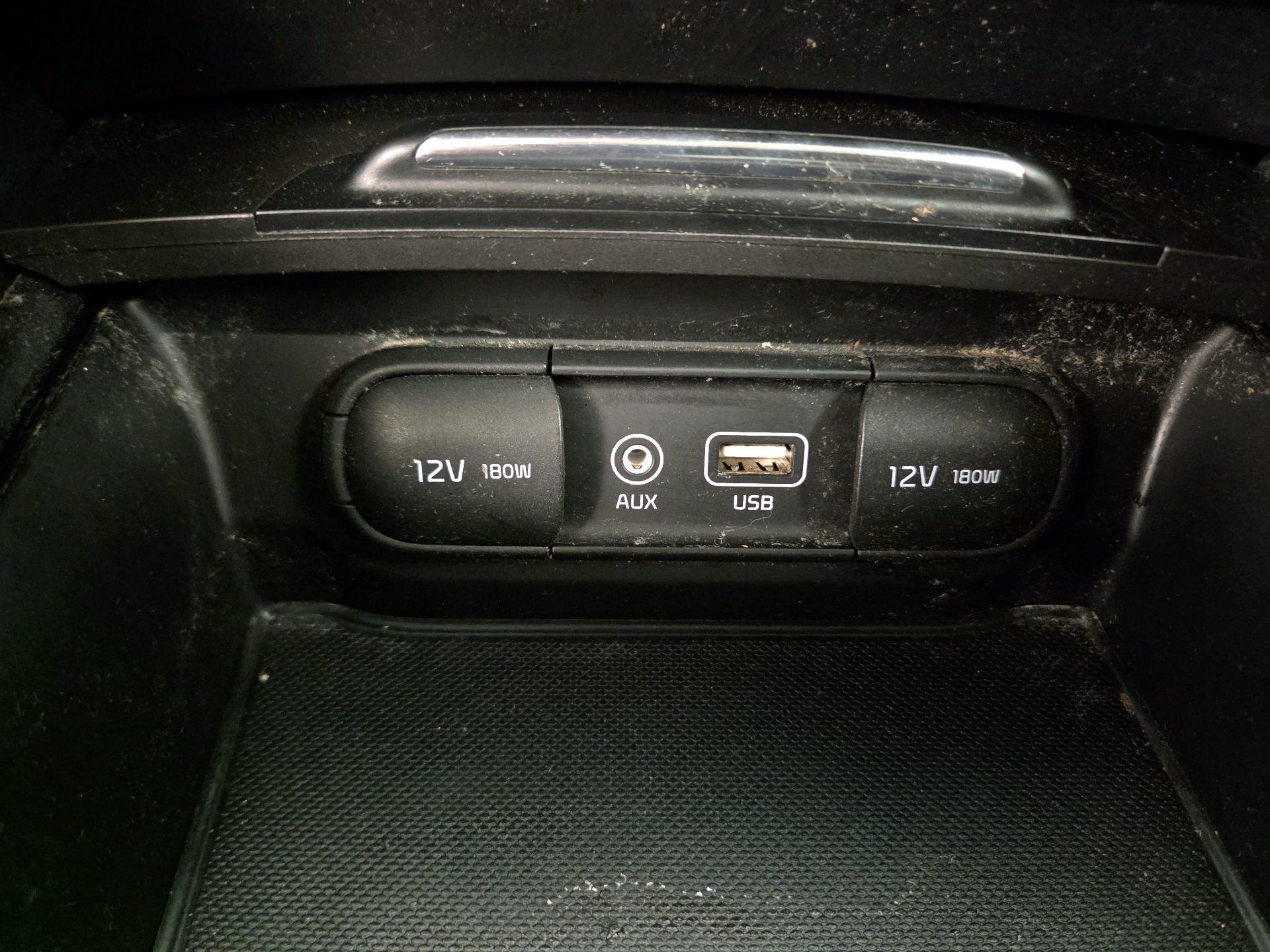 Thumbnail: 2016 Kia Optima - 18