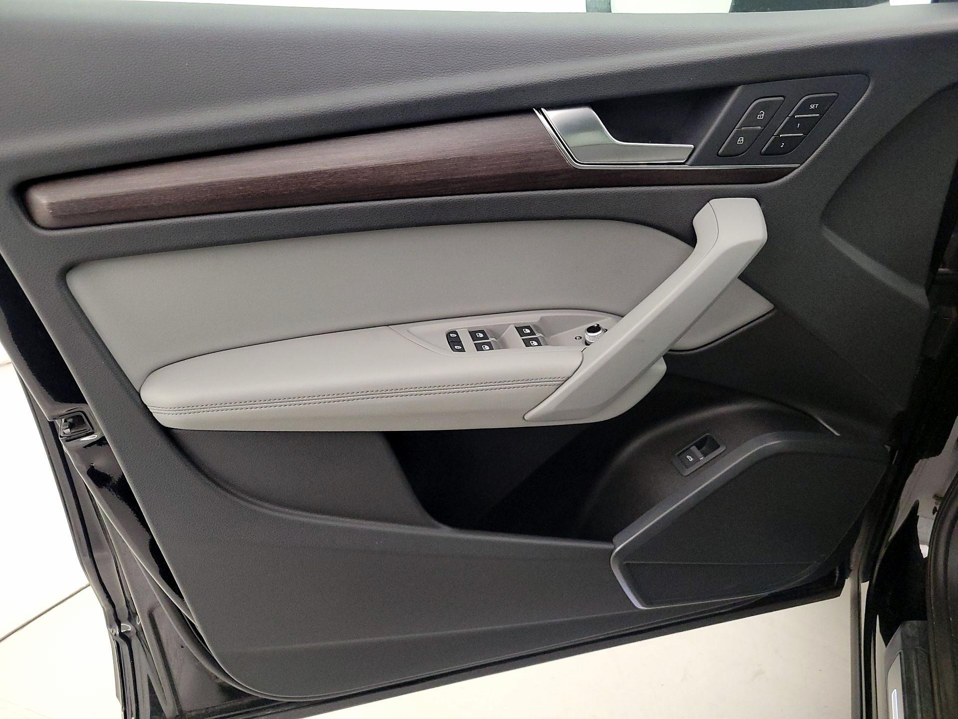 Thumbnail: 2022 Audi Q5 - 12