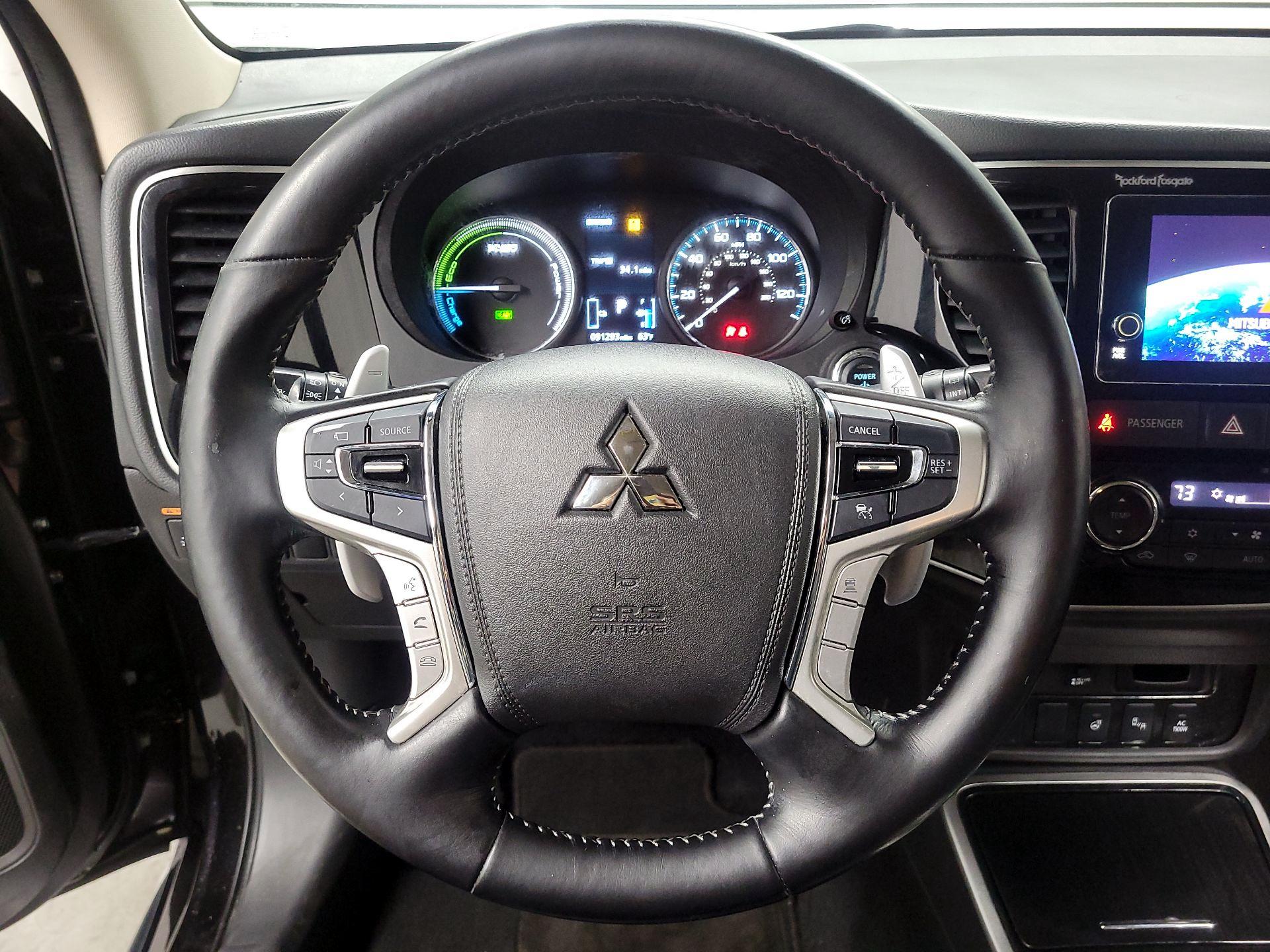 Thumbnail: 2018 Mitsubishi Outlander - 10