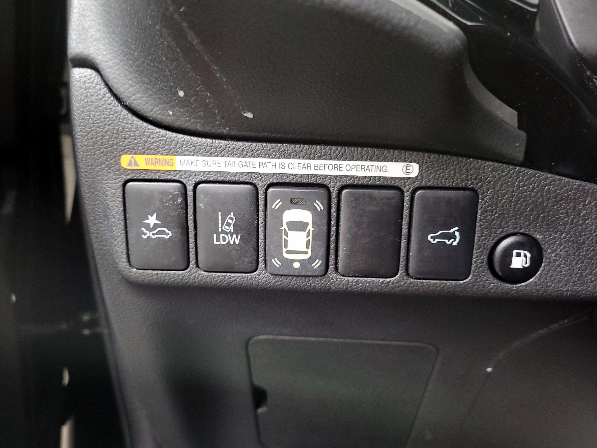 Thumbnail: 2018 Mitsubishi Outlander - 13