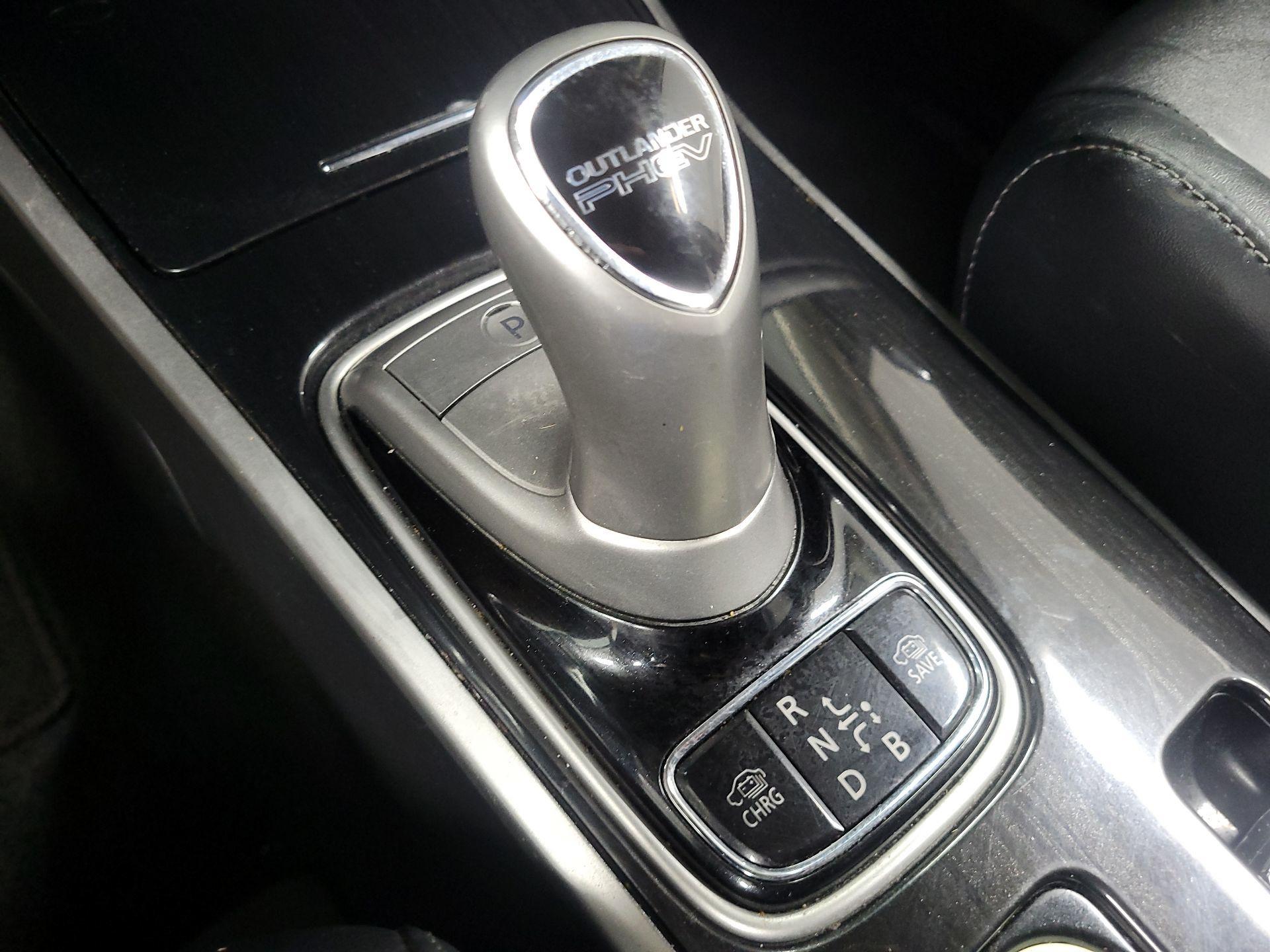Thumbnail: 2018 Mitsubishi Outlander - 17