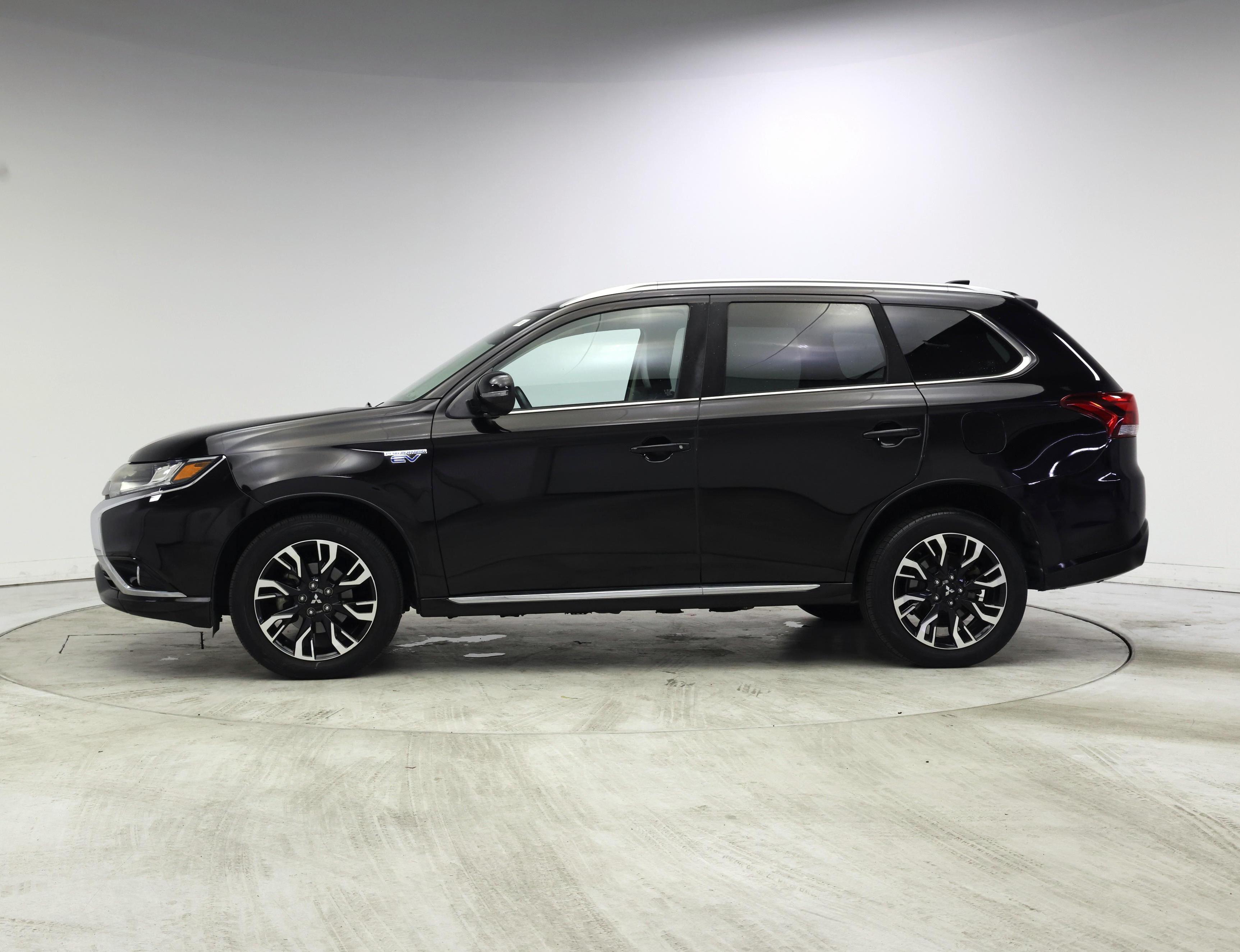 Thumbnail: 2018 Mitsubishi Outlander - 3