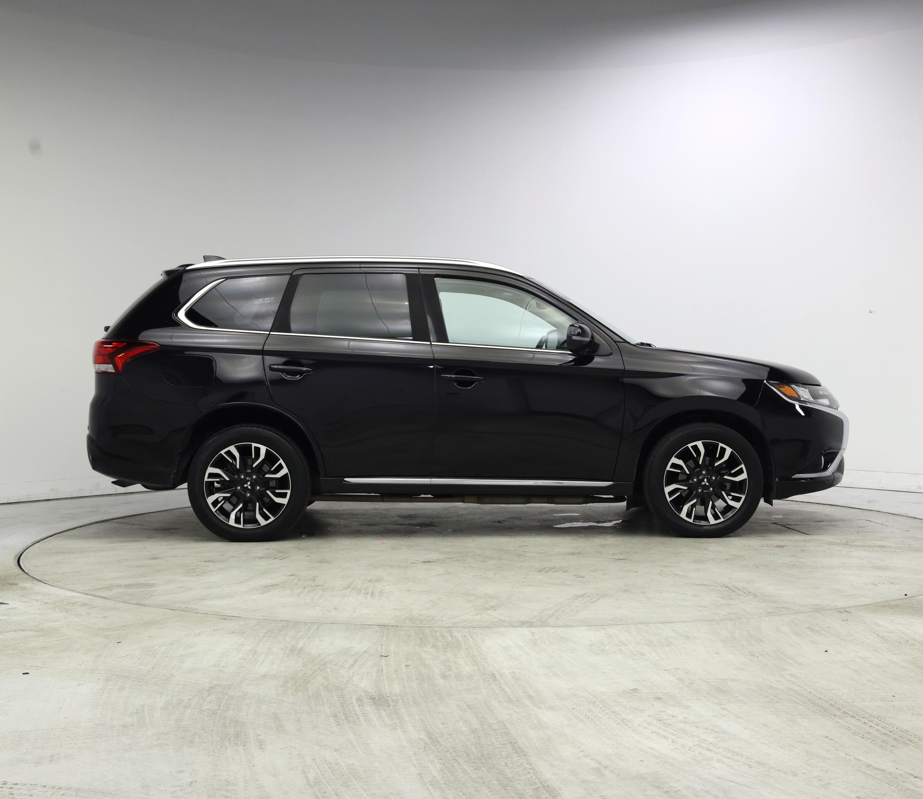 Thumbnail: 2018 Mitsubishi Outlander - 7