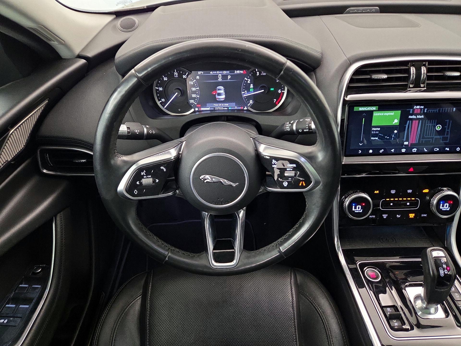 Thumbnail: 2020 Jaguar XE - 10