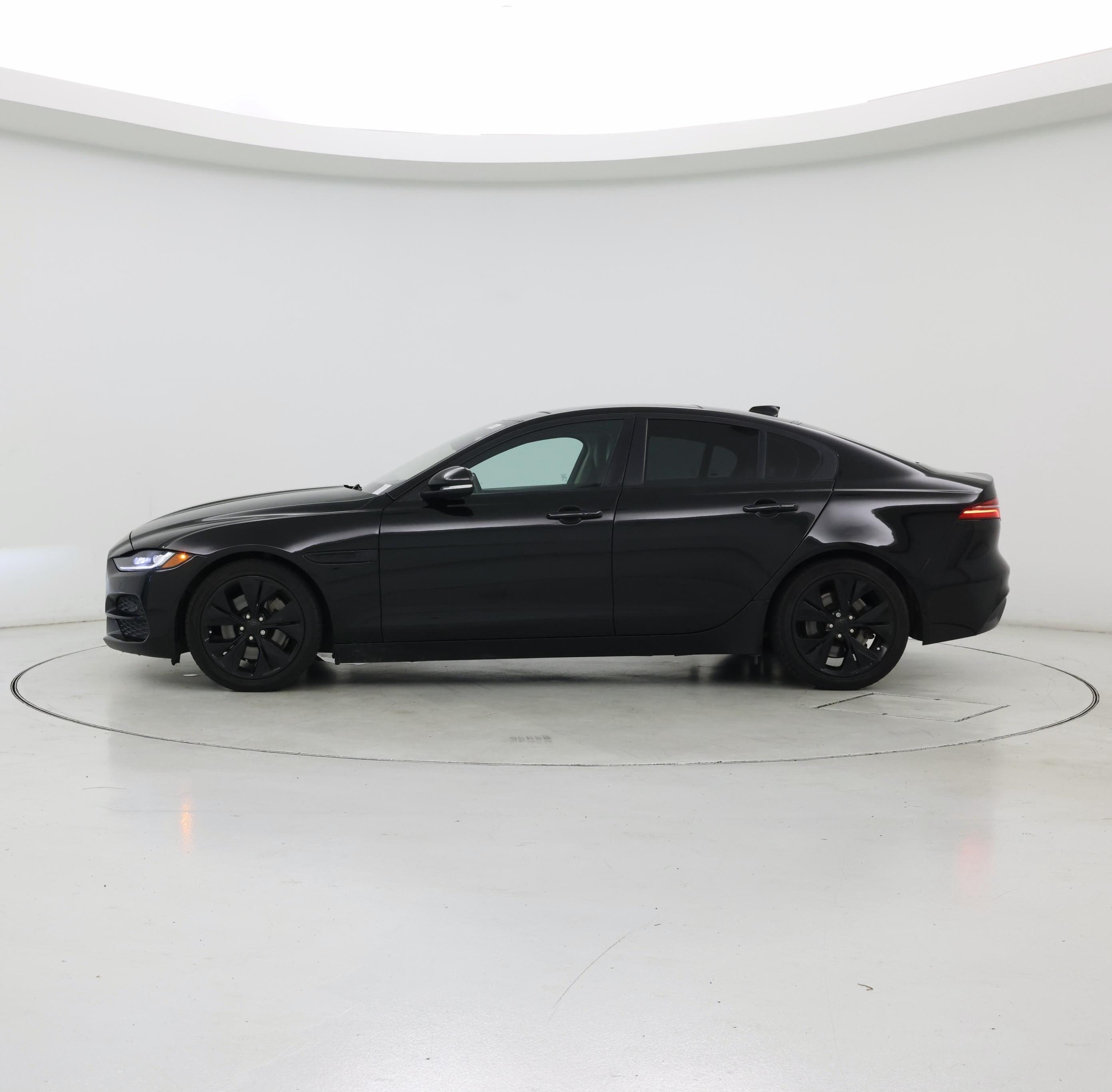 Thumbnail: 2020 Jaguar XE - 3