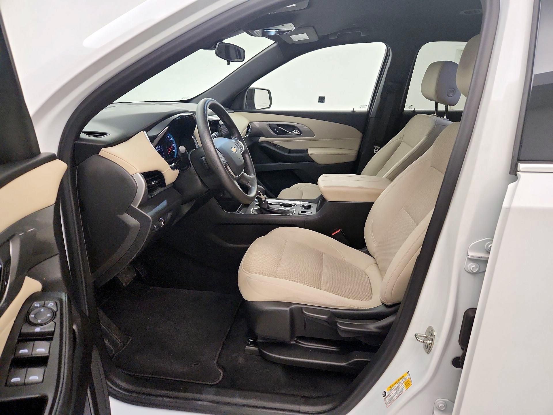 Thumbnail: 2023 Chevrolet Traverse - 11