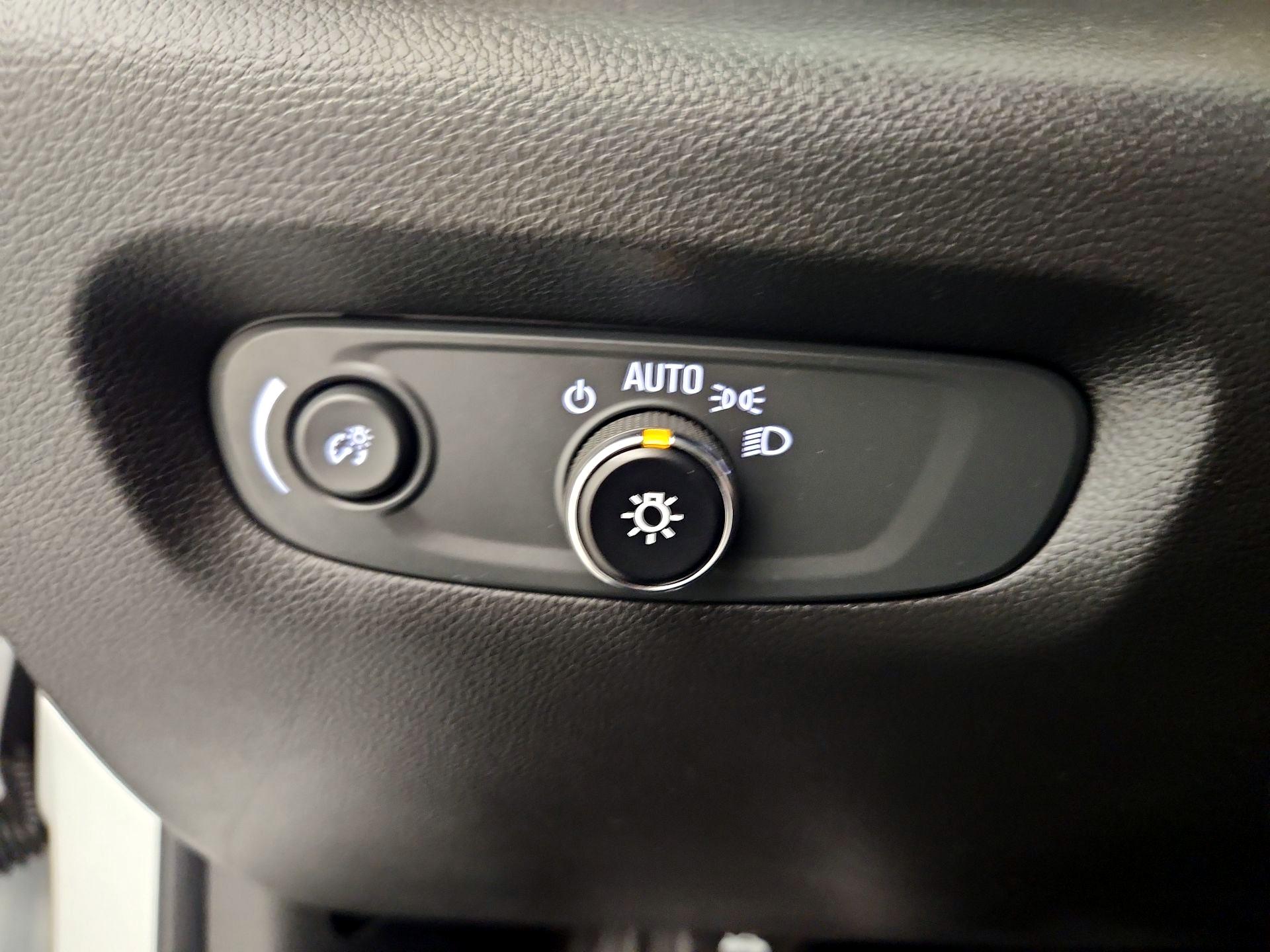 Thumbnail: 2023 Chevrolet Traverse - 13