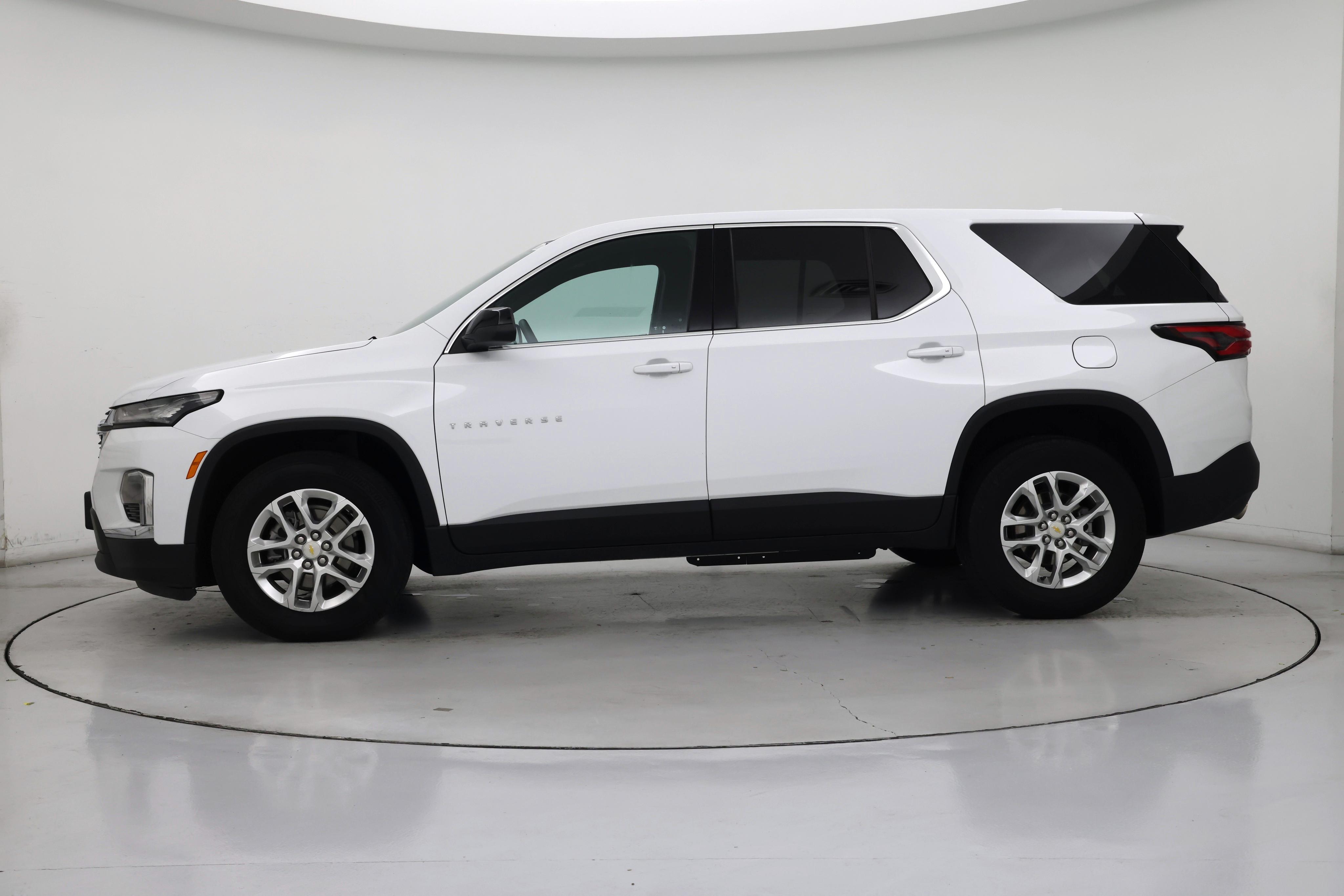 Thumbnail: 2023 Chevrolet Traverse - 3