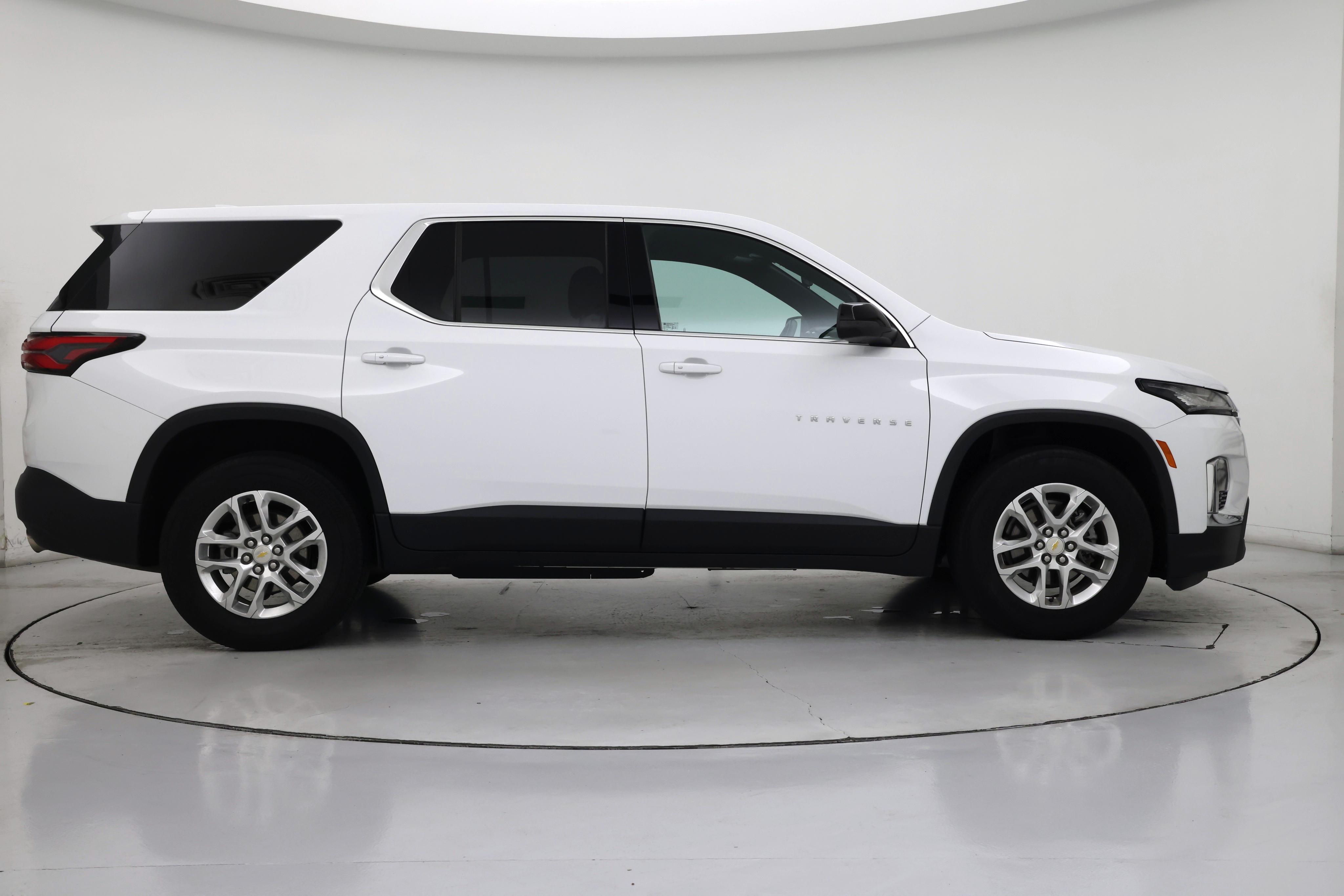 Thumbnail: 2023 Chevrolet Traverse - 7