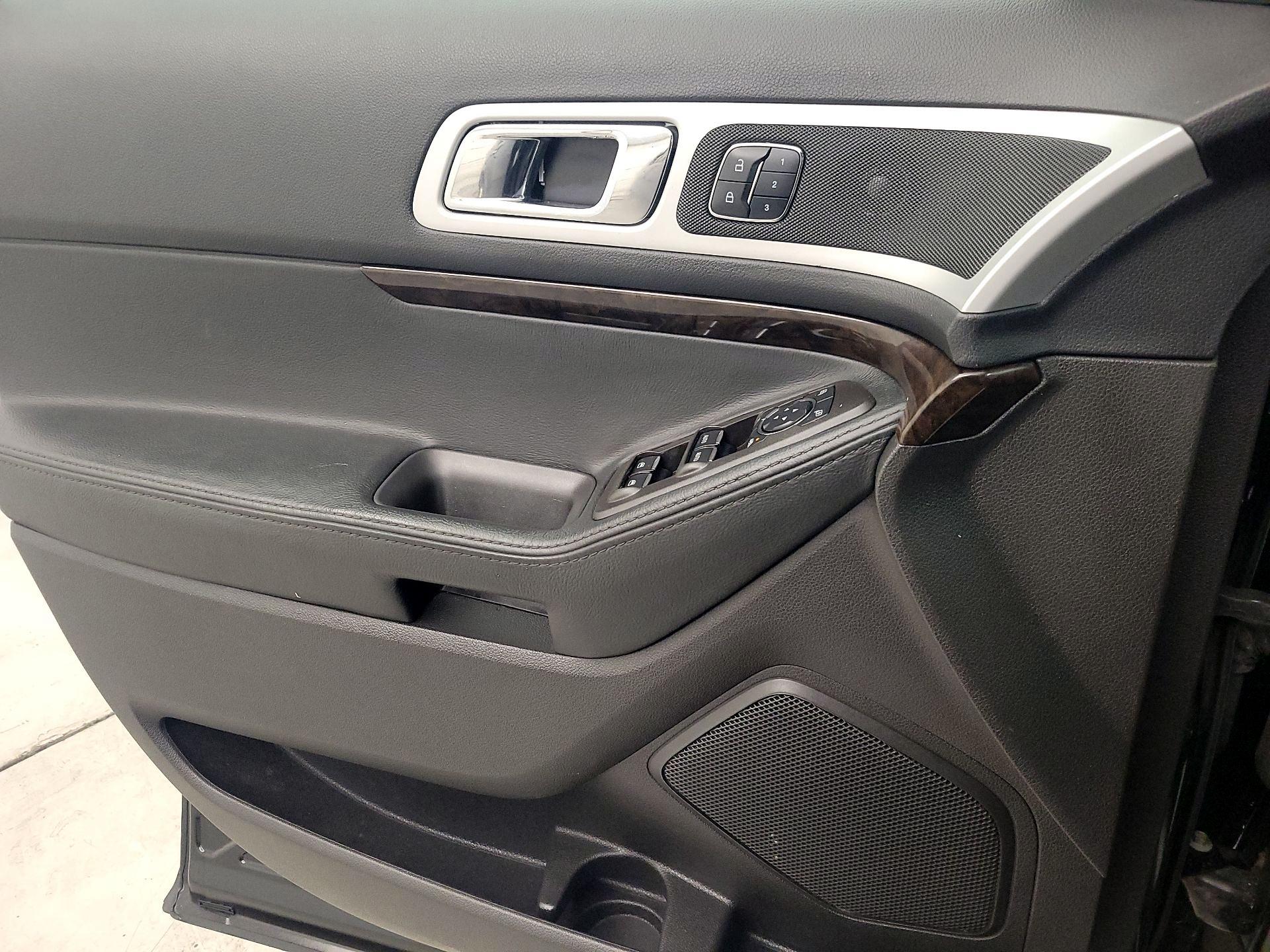 Thumbnail: 2015 Ford Explorer - 10