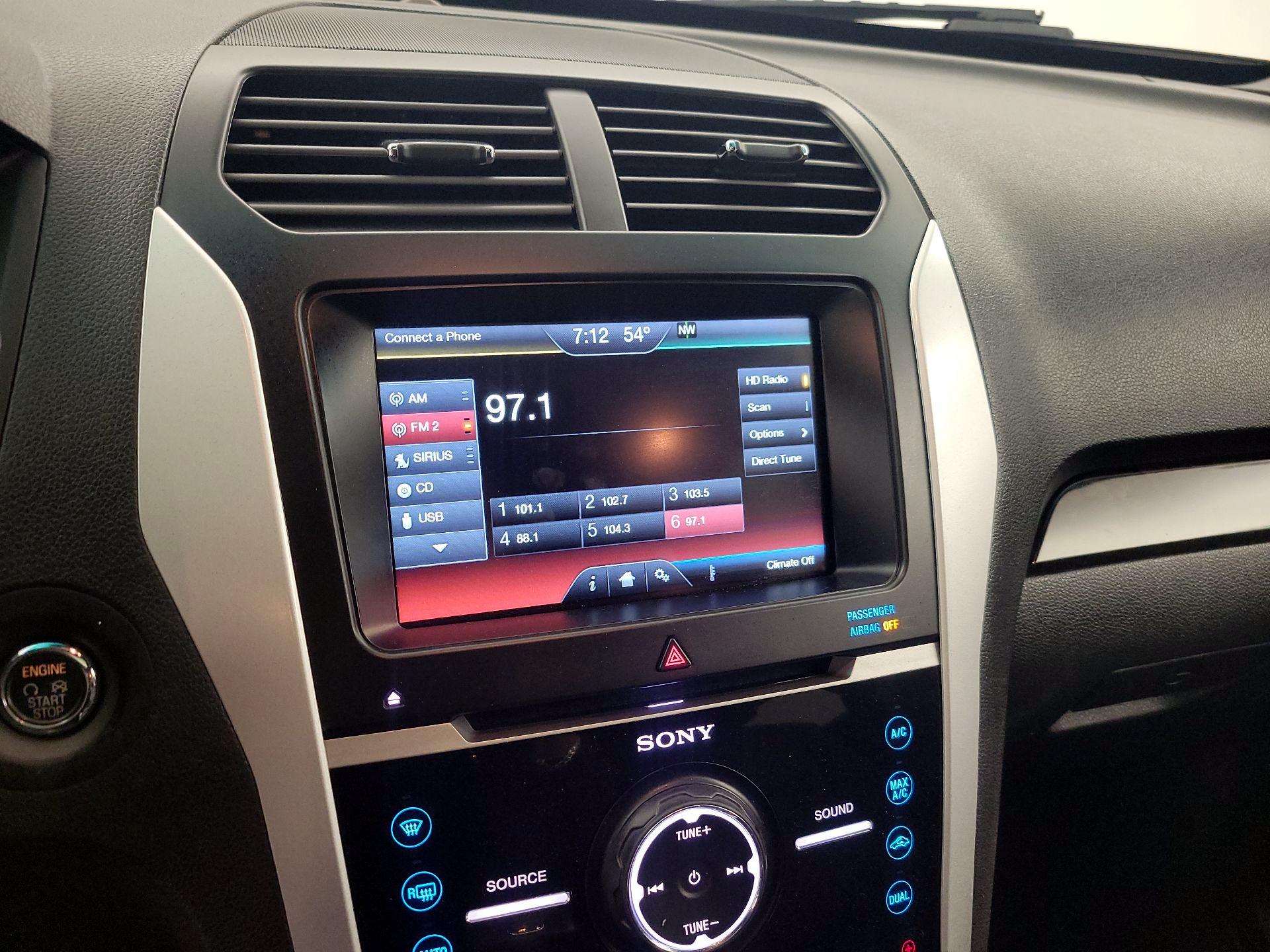 Thumbnail: 2015 Ford Explorer - 13
