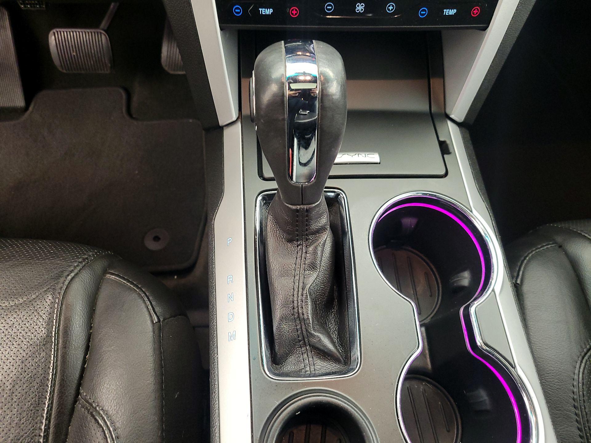 Thumbnail: 2015 Ford Explorer - 15