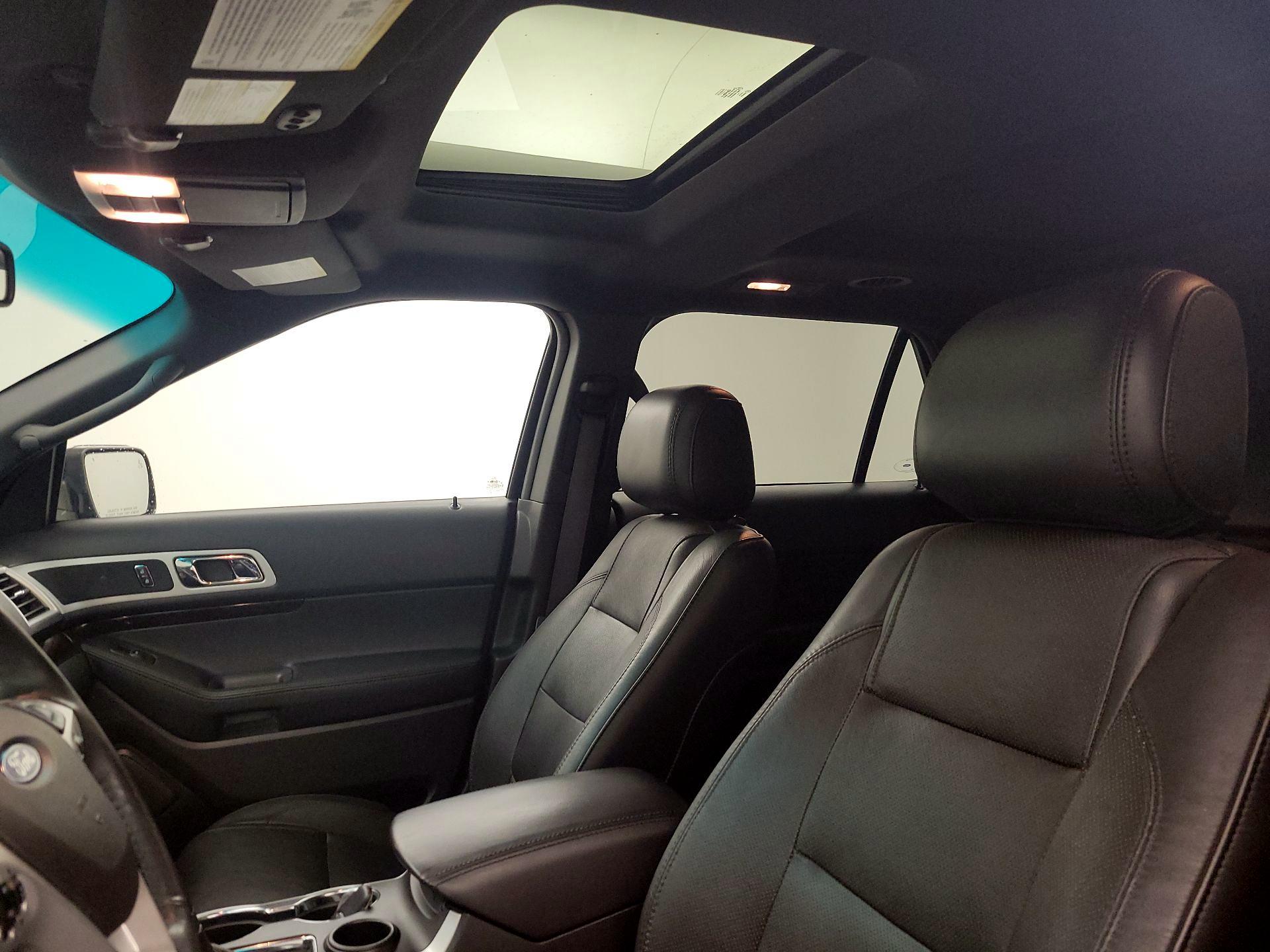 Thumbnail: 2015 Ford Explorer - 16