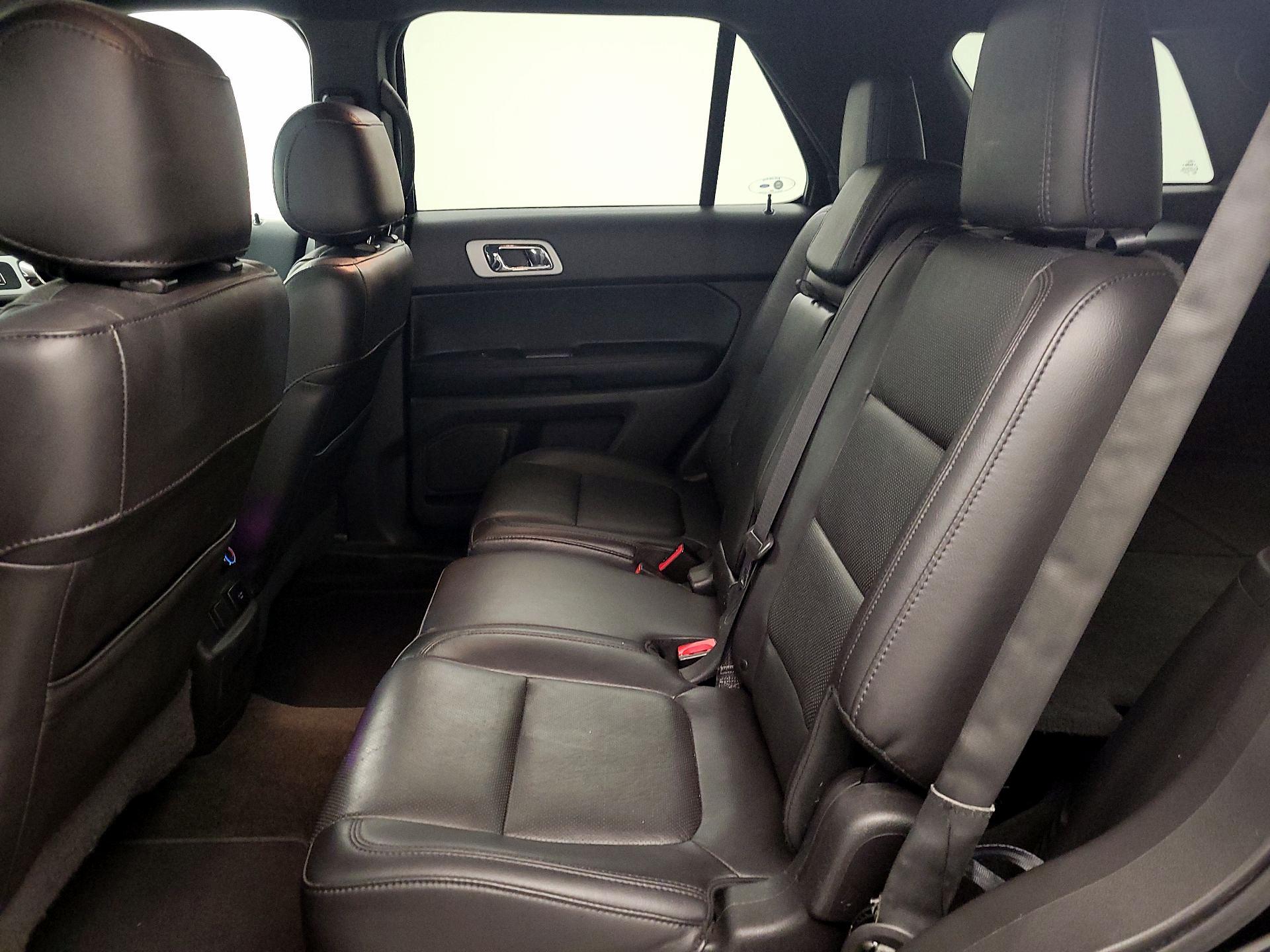 Thumbnail: 2015 Ford Explorer - 17