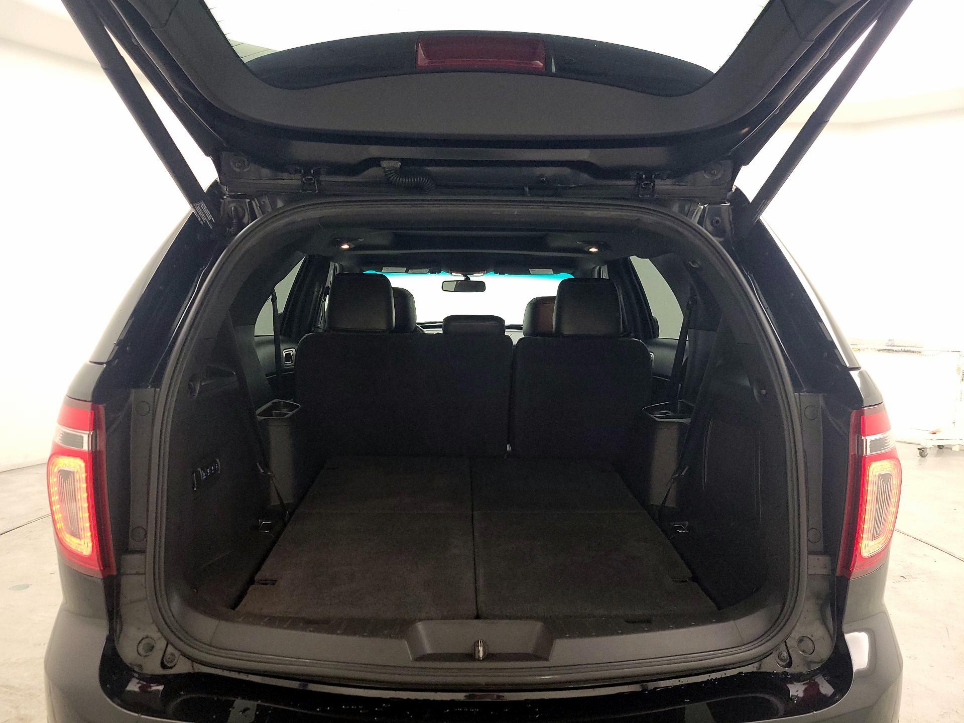 Thumbnail: 2015 Ford Explorer - 18