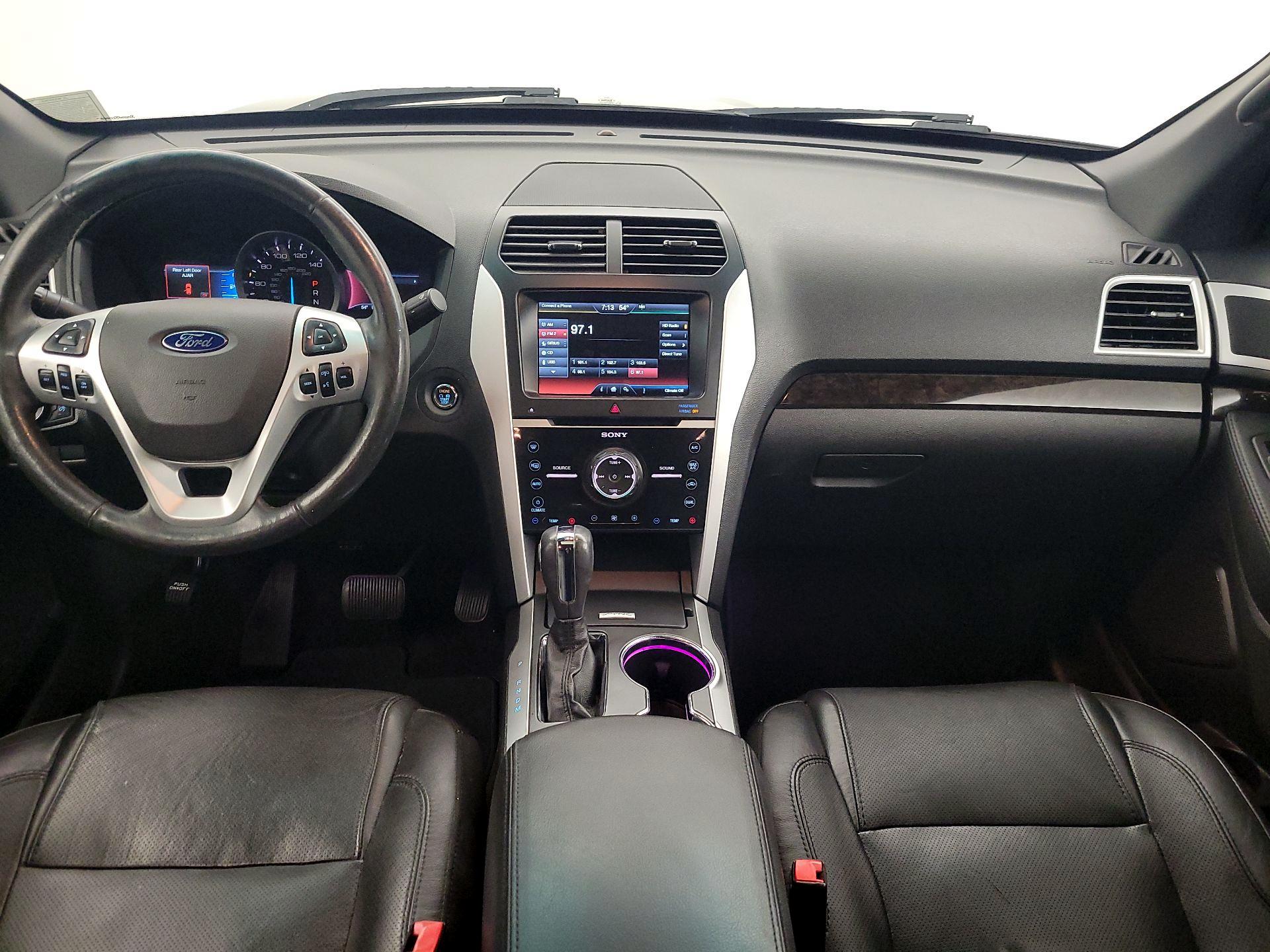 Thumbnail: 2015 Ford Explorer - 8