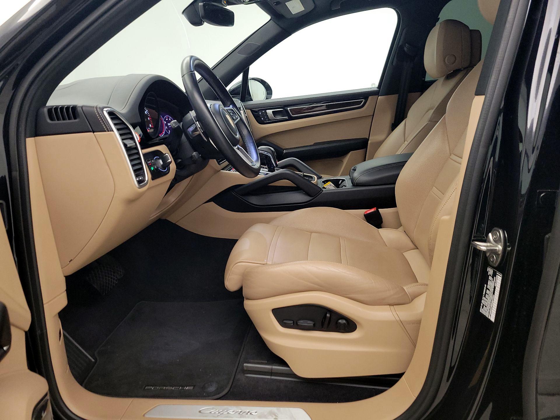 Thumbnail: 2022 Porsche Cayenne - 11