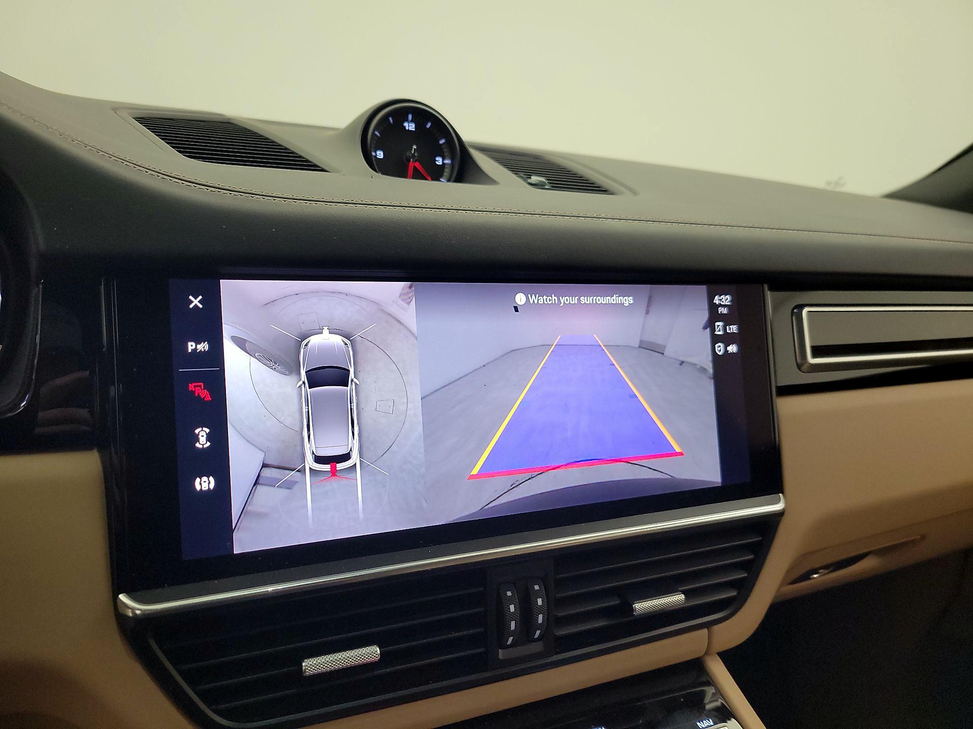 Thumbnail: 2022 Porsche Cayenne - 14