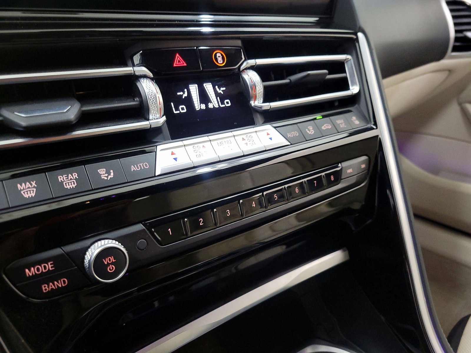 2024 BMW 8 Series 840i - Photo 18
