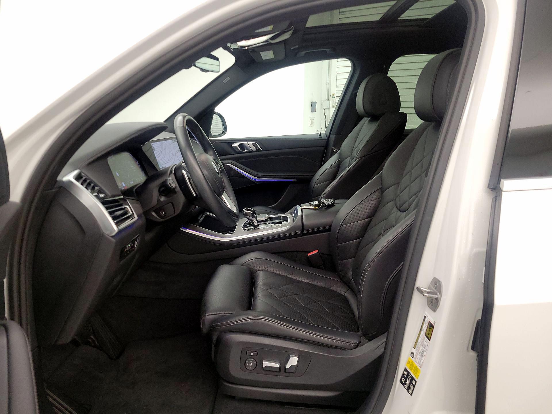 Thumbnail: 2023 BMW X5 - 11