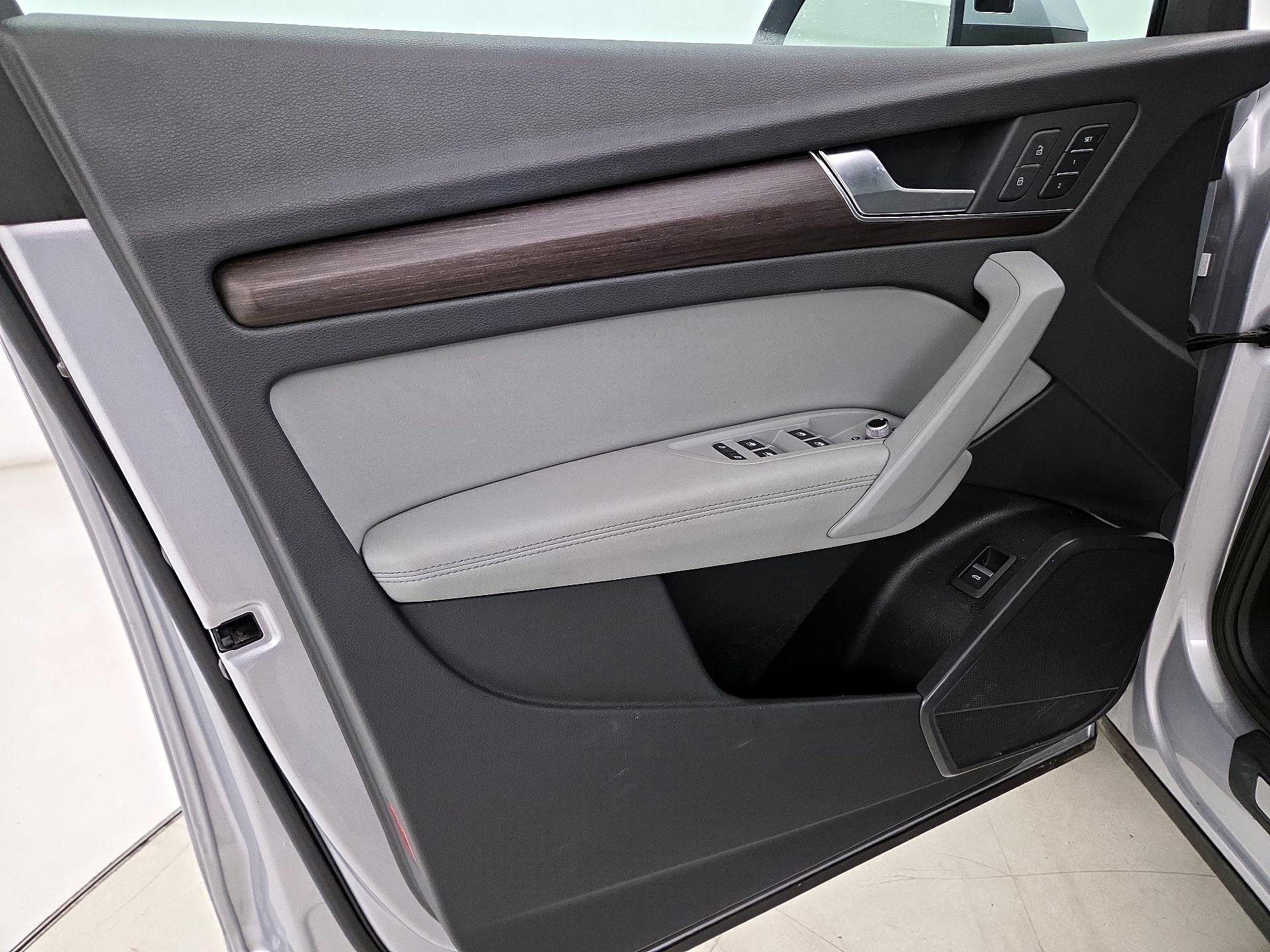 Thumbnail: 2022 Audi Q5 - 12