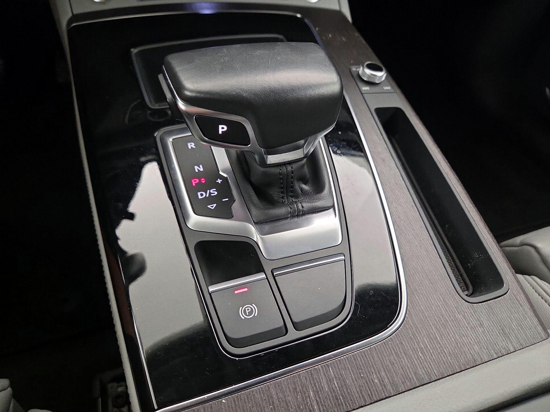 Thumbnail: 2022 Audi Q5 - 17