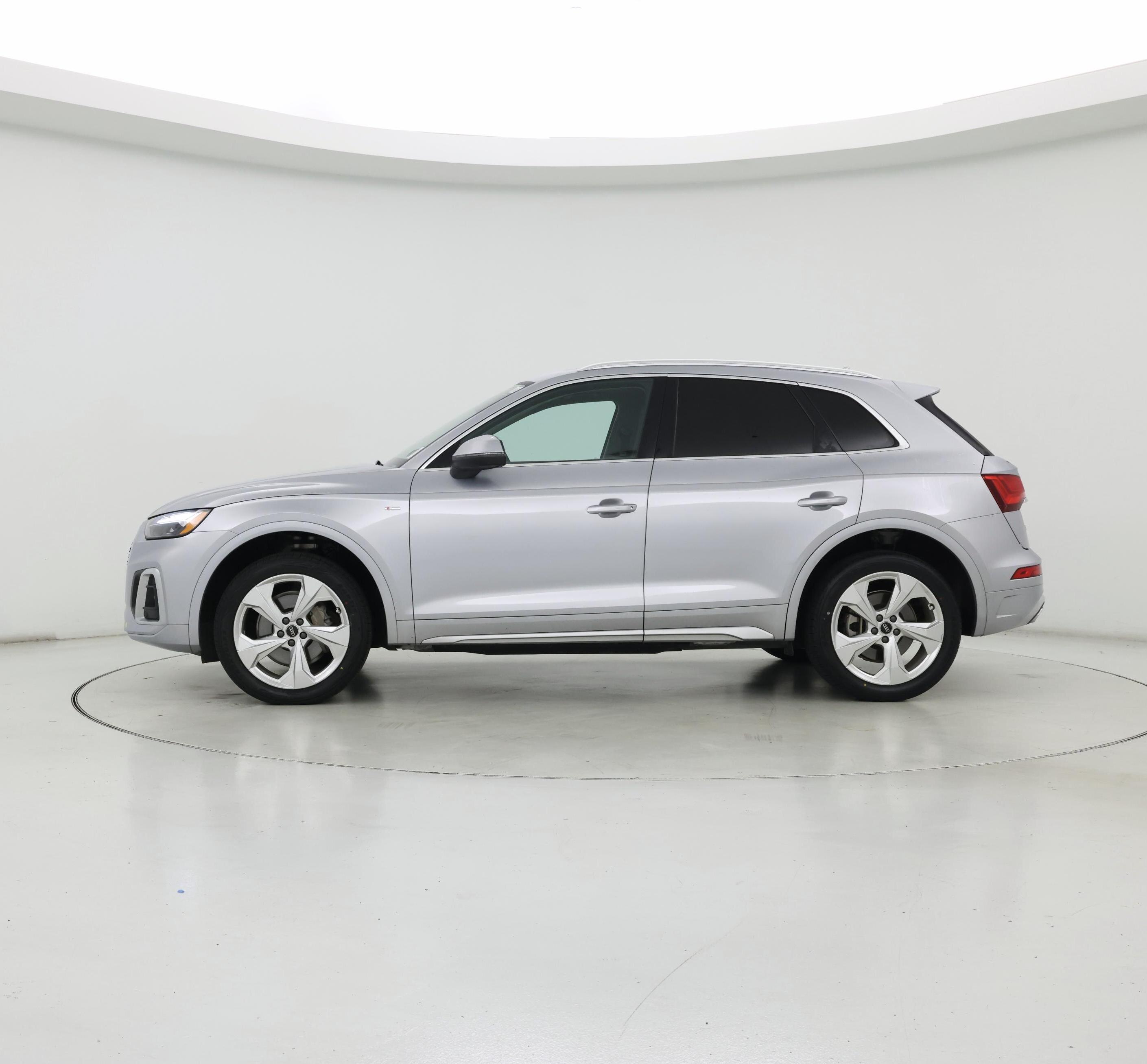 Thumbnail: 2022 Audi Q5 - 3