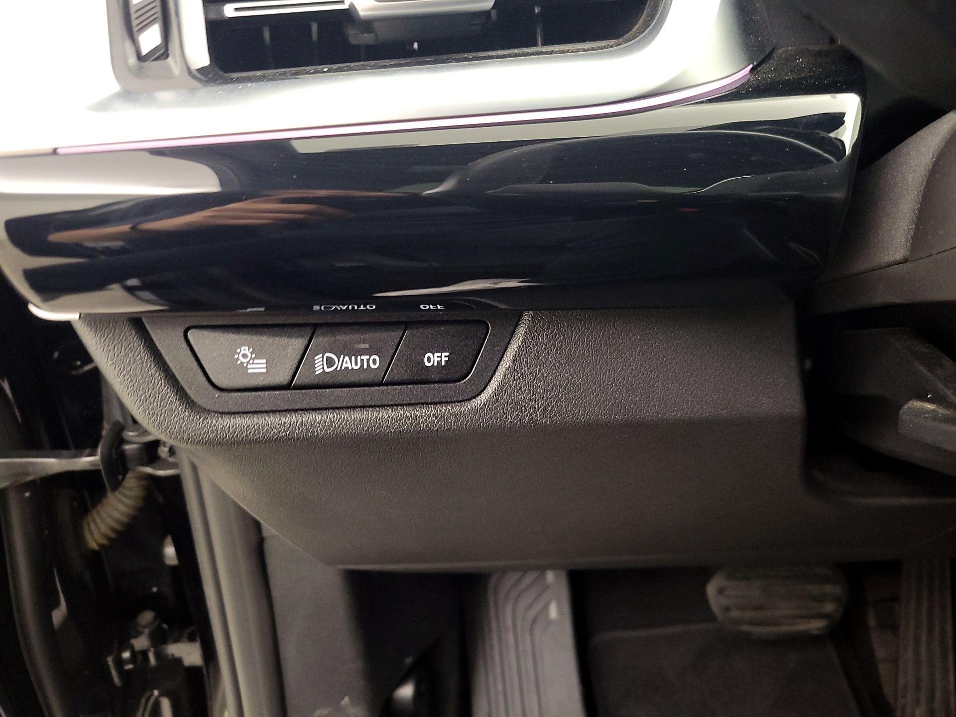 Thumbnail: 2025 BMW X1 - 13