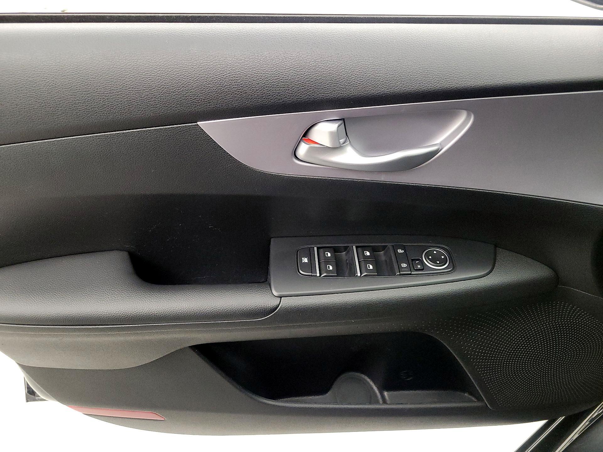 Thumbnail: 2024 Kia Forte - 12