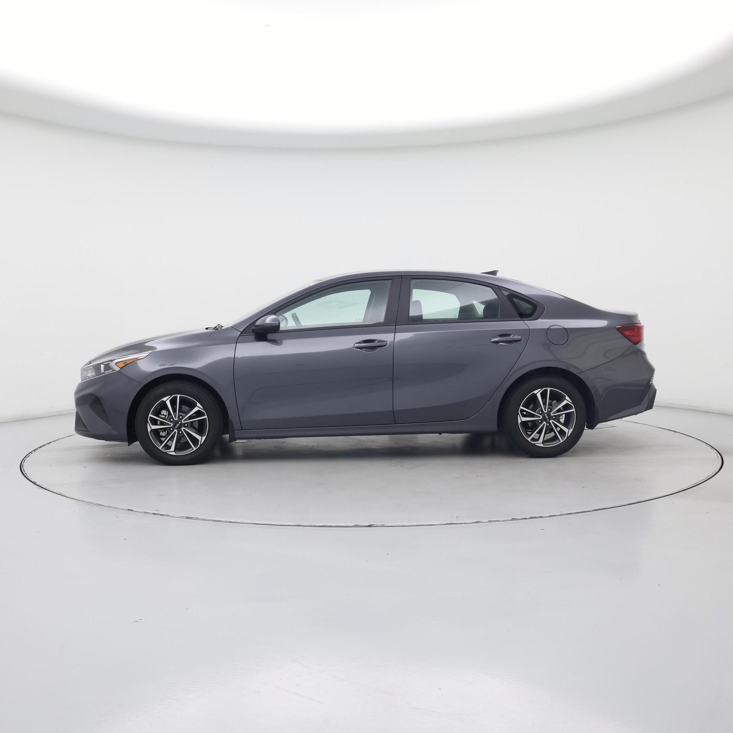 Thumbnail: 2024 Kia Forte - 3