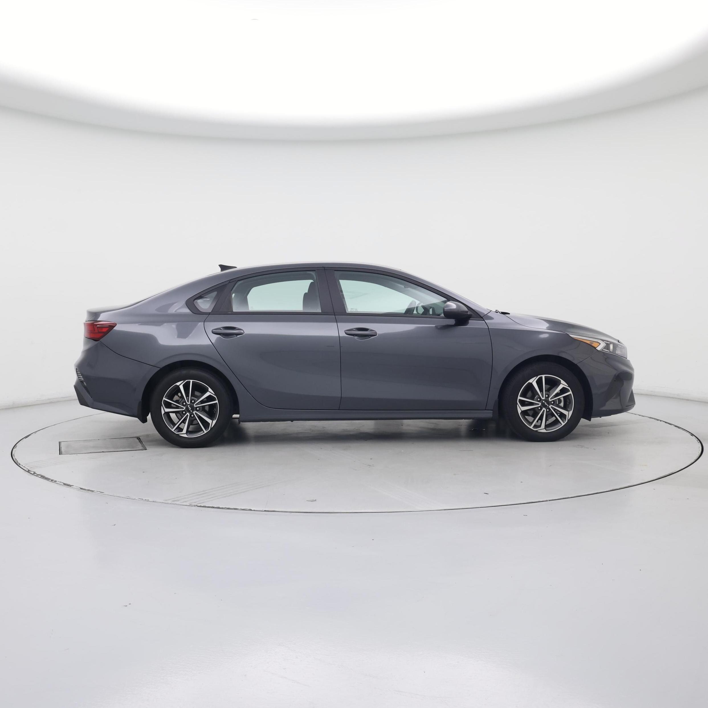 Thumbnail: 2024 Kia Forte - 7